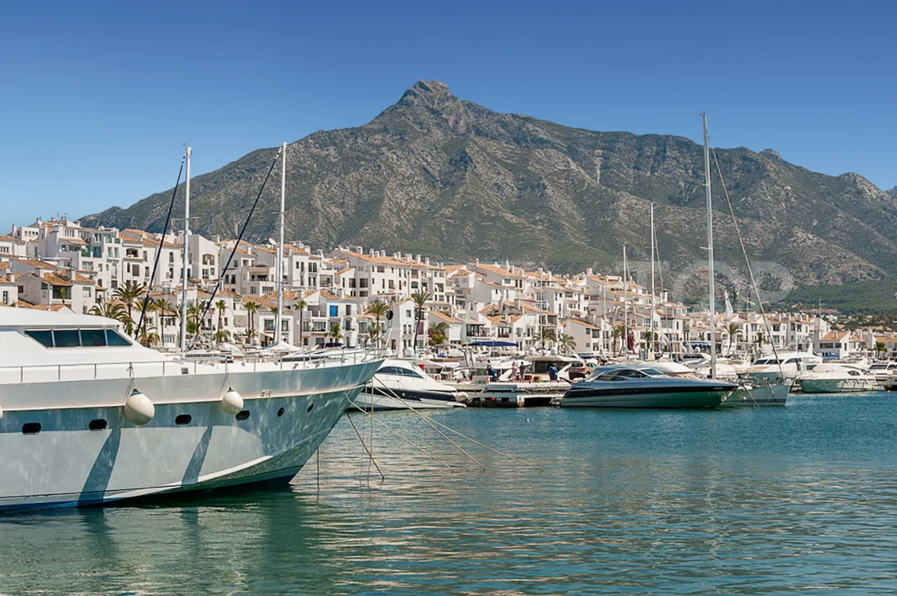 Comprar apartamento con 2 dormitorios en San Pedro de Alcantara