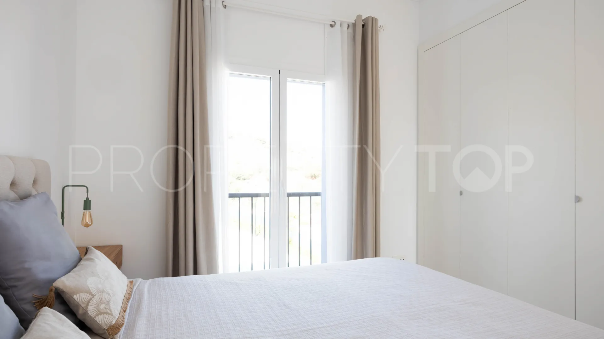 Ático en venta con 3 dormitorios en Paraiso Pueblo