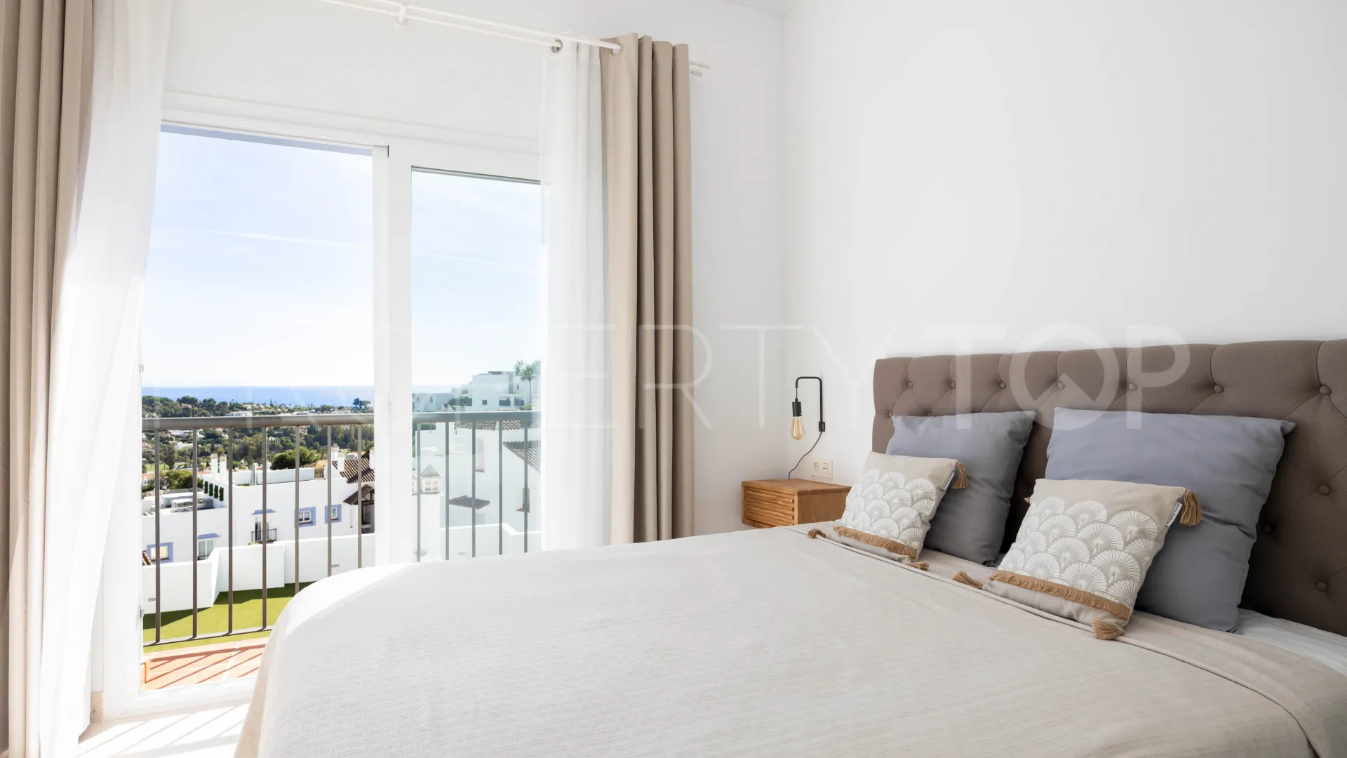 Ático en venta con 3 dormitorios en Paraiso Pueblo
