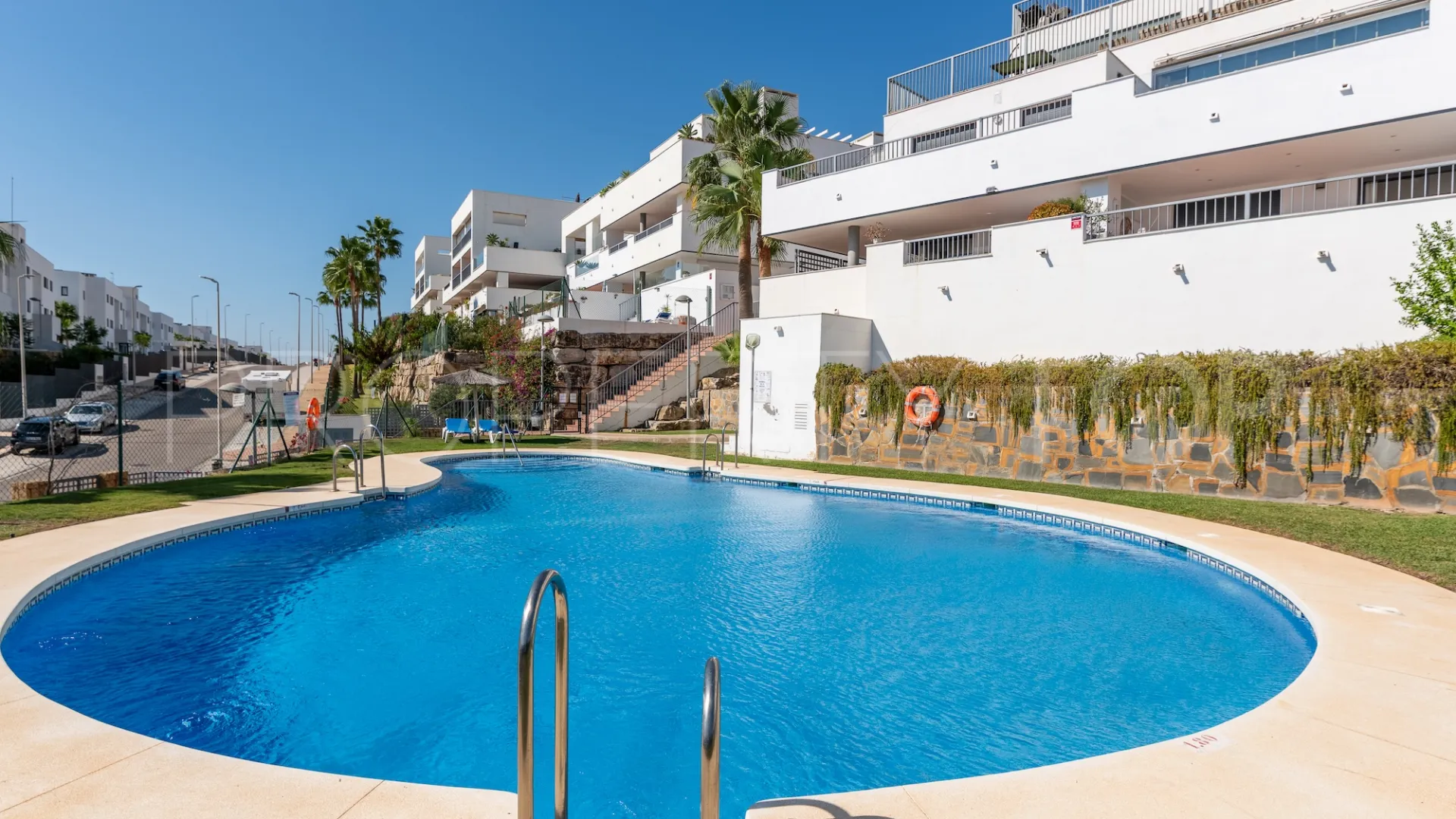 For sale penthouse in Doña Julia with 2 bedrooms