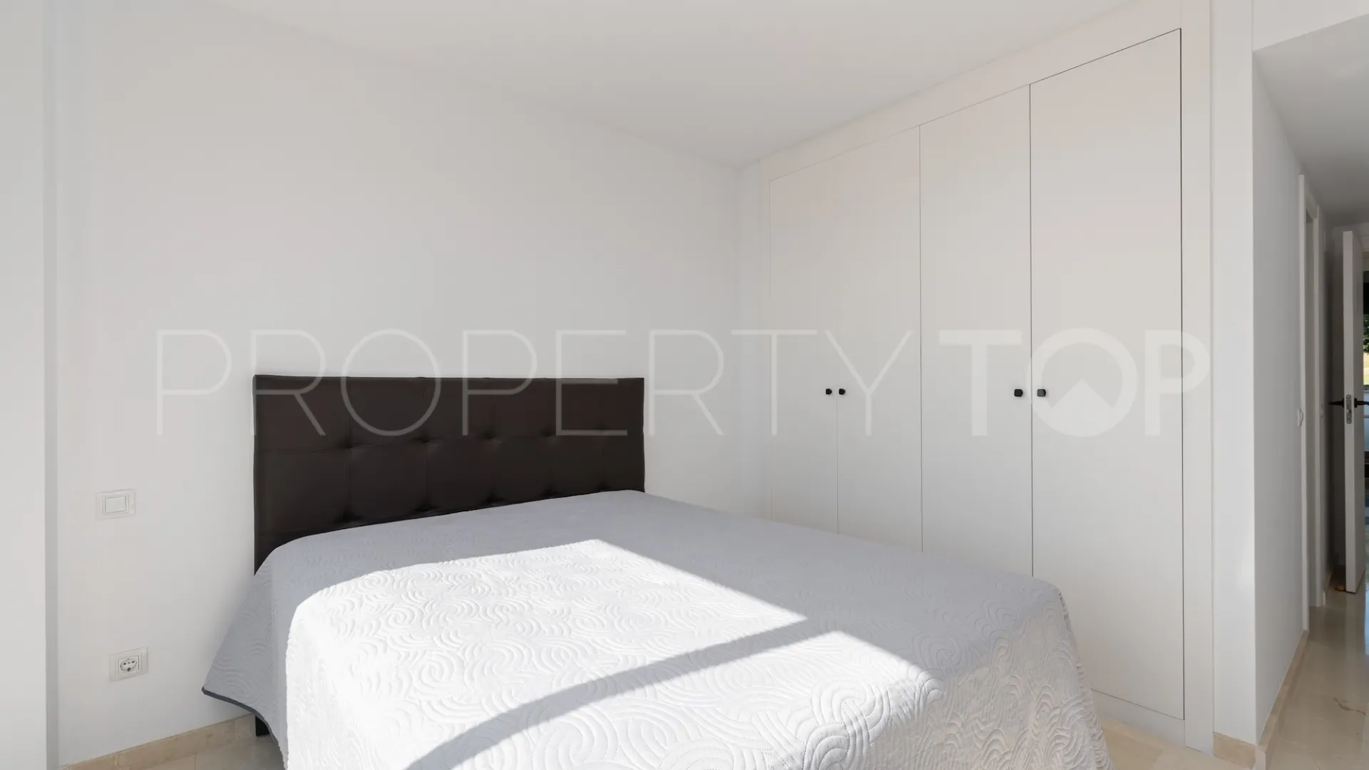 For sale penthouse in Doña Julia with 2 bedrooms