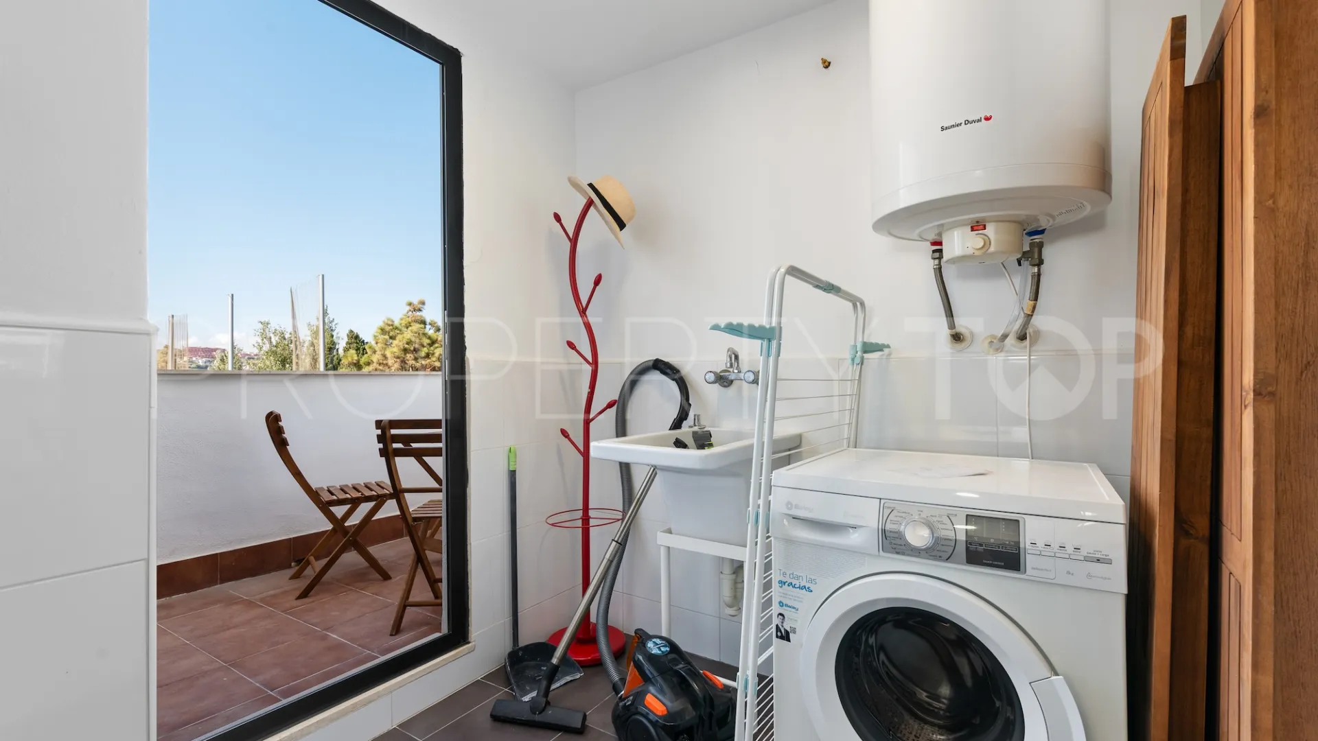 For sale penthouse in Doña Julia with 2 bedrooms