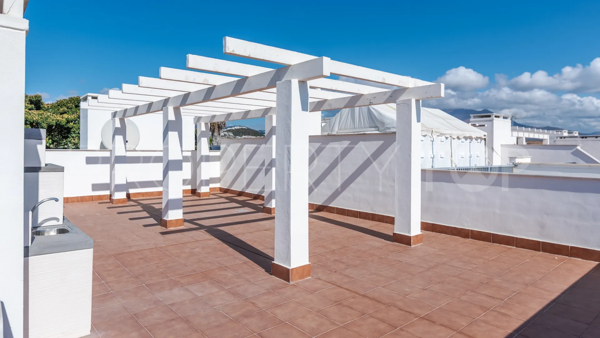 For sale penthouse in Doña Julia with 2 bedrooms