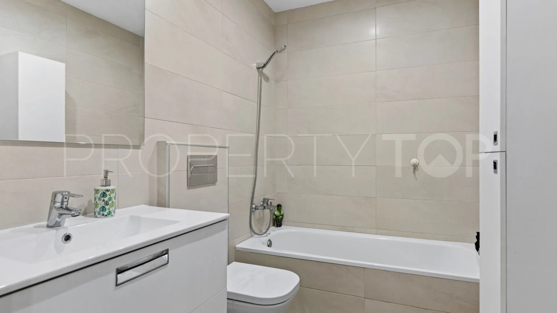 For sale house in Estepona Centre