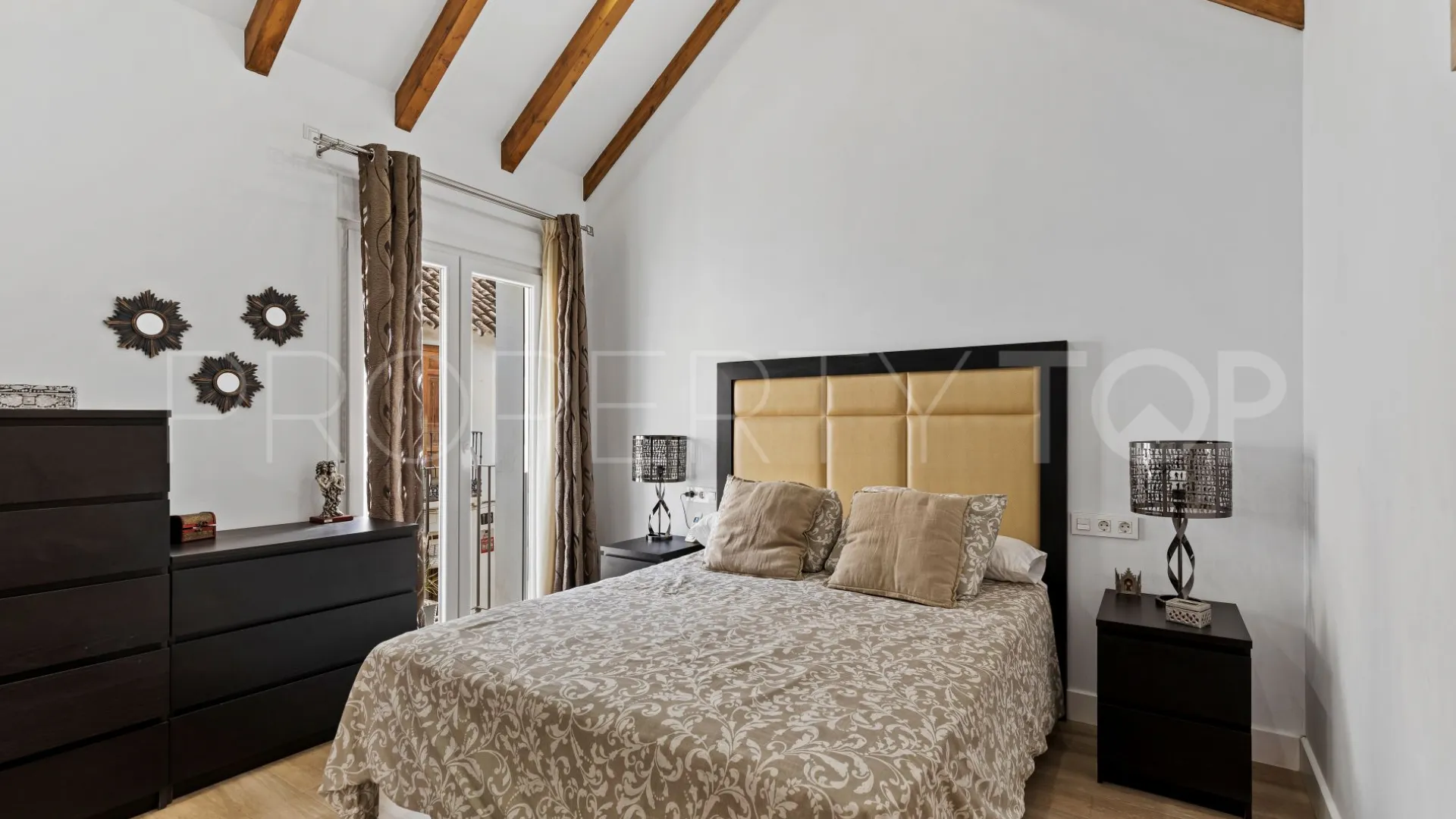 For sale house in Estepona Centre