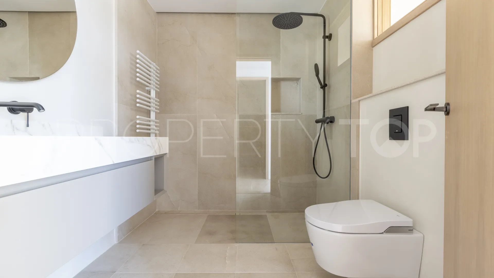 Villa a la venta en Sotogrande Alto con 8 dormitorios
