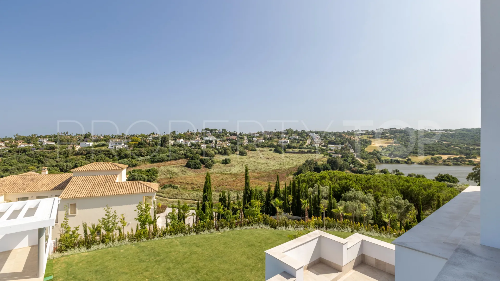 Villa a la venta en Sotogrande Alto con 8 dormitorios