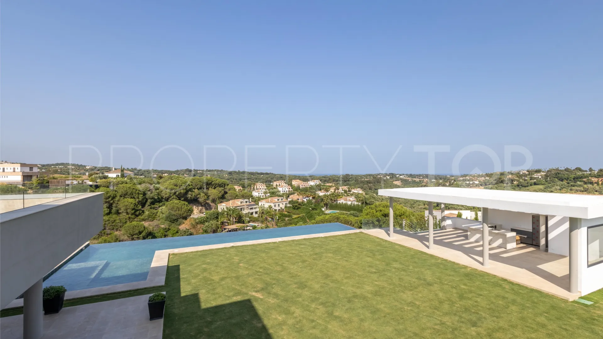Villa a la venta en Sotogrande Alto con 8 dormitorios