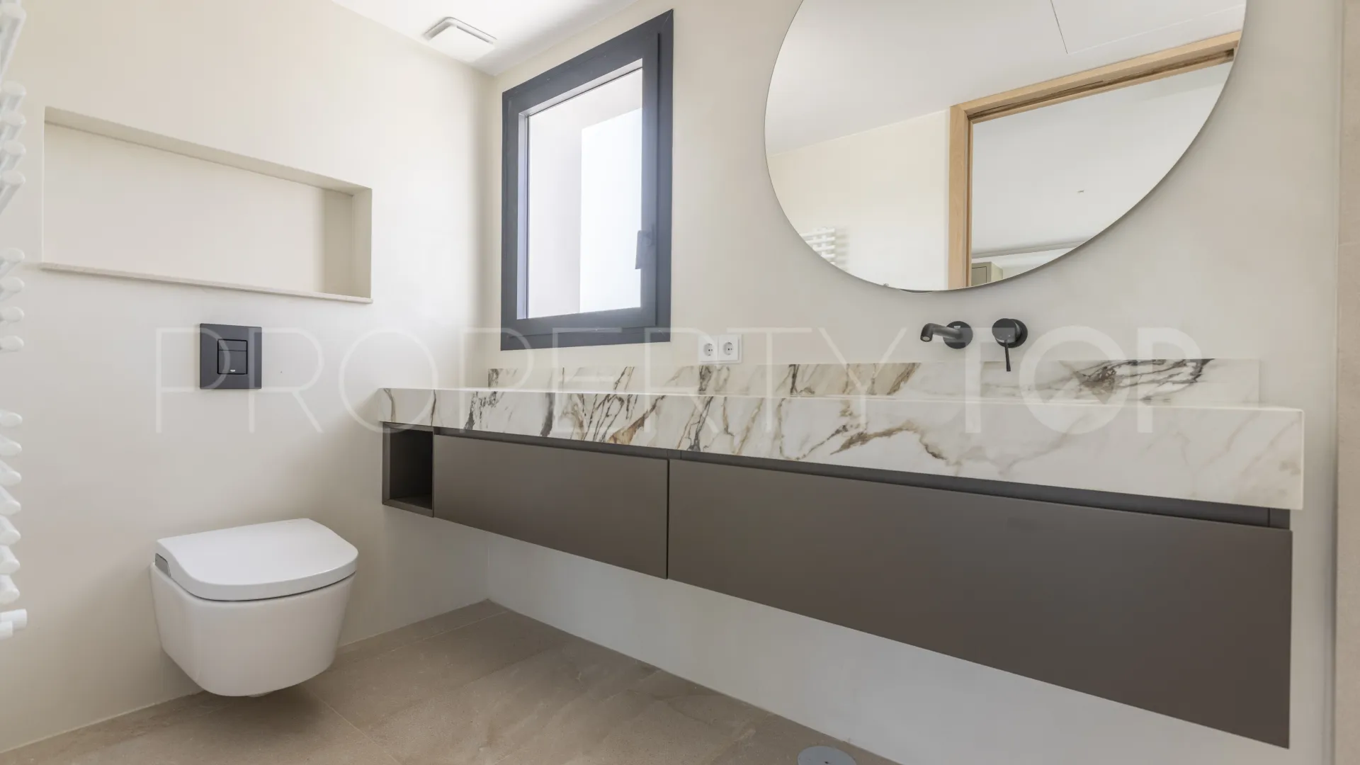 Villa a la venta en Sotogrande Alto con 8 dormitorios