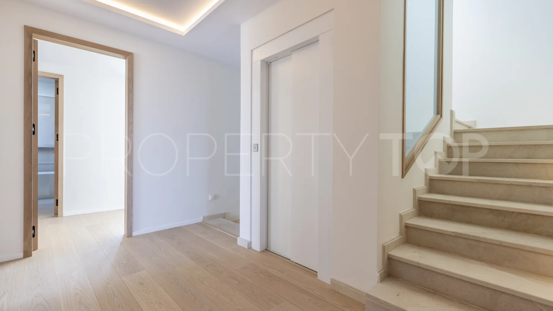 Villa a la venta en Sotogrande Alto con 8 dormitorios