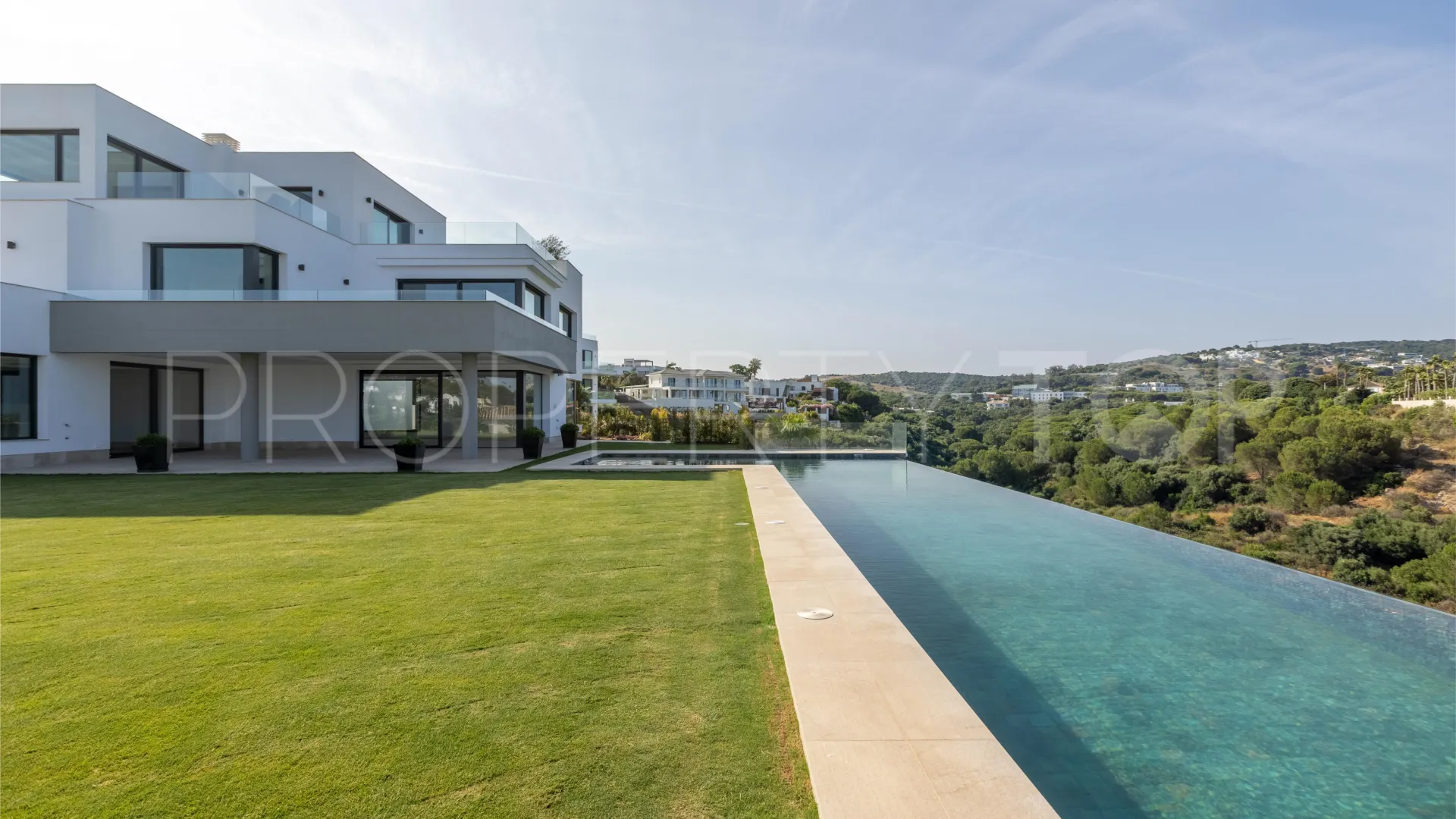 Villa a la venta en Sotogrande Alto con 8 dormitorios