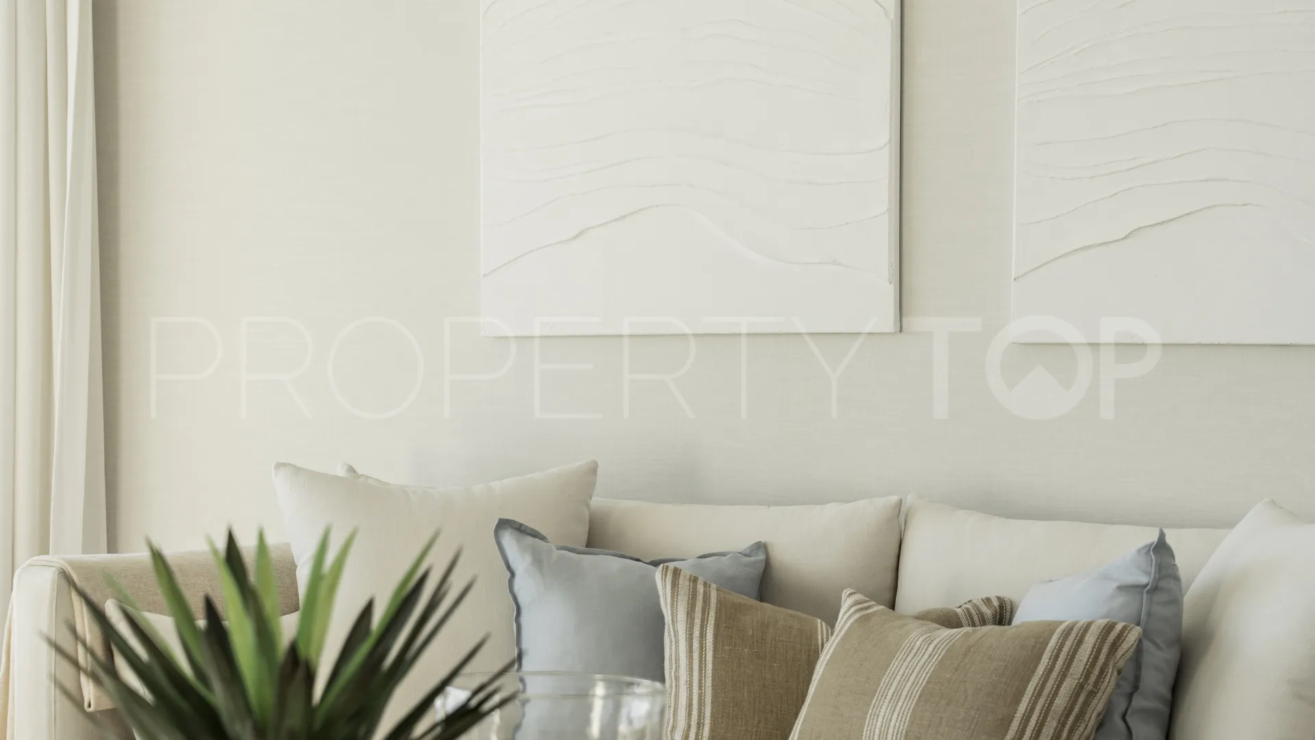 Villa de 5 dormitorios en venta en New Golden Mile