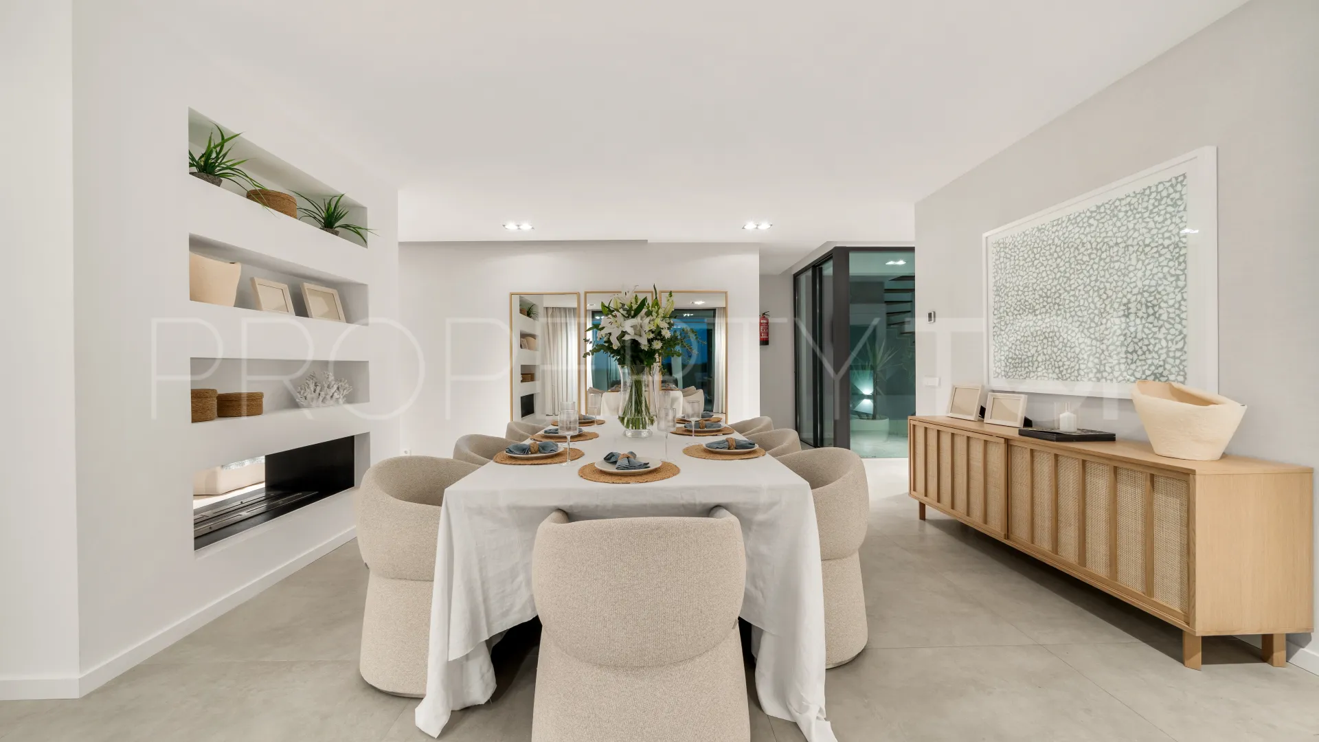 Villa de 5 dormitorios en venta en New Golden Mile