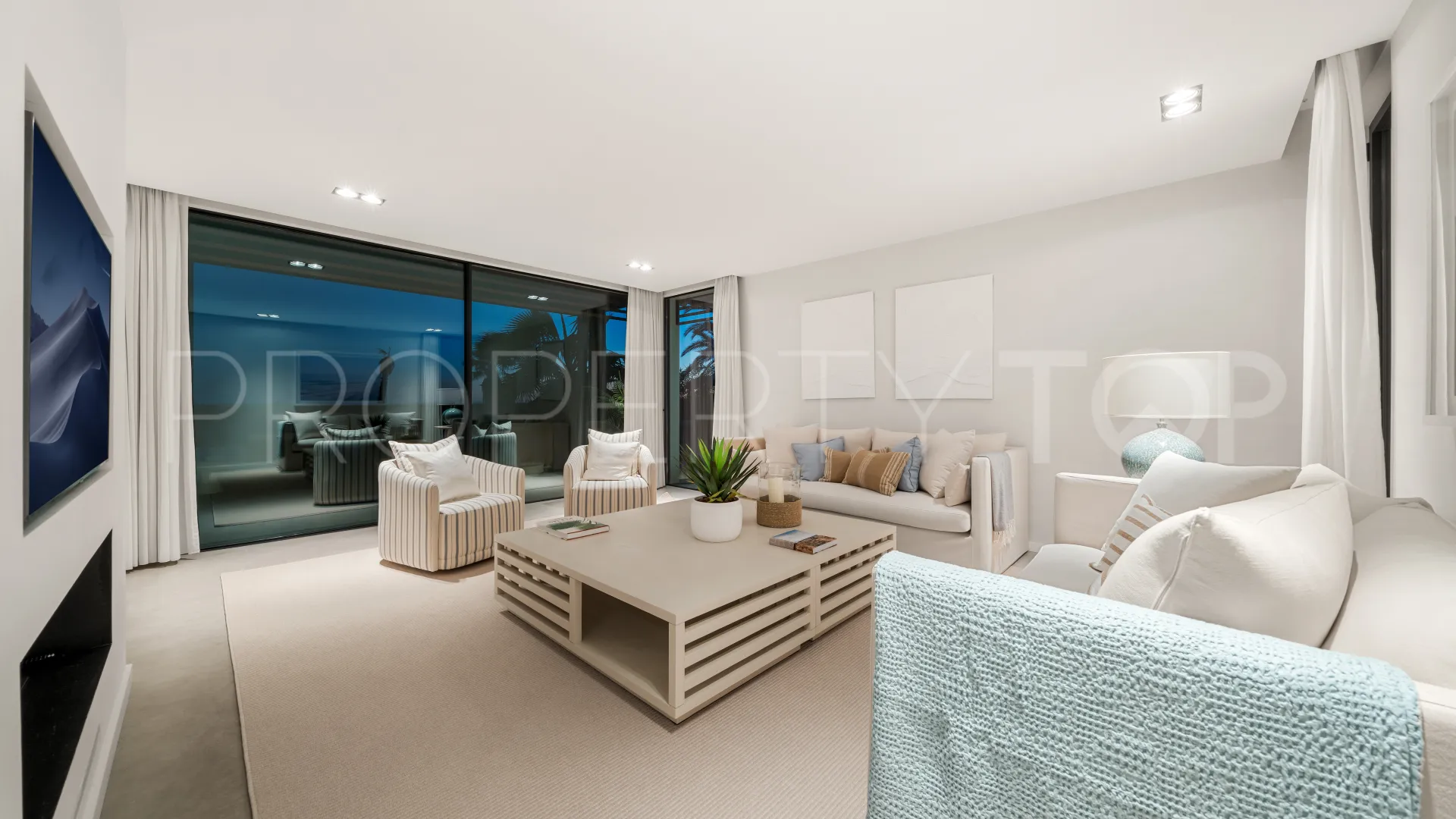 Villa de 5 dormitorios en venta en New Golden Mile