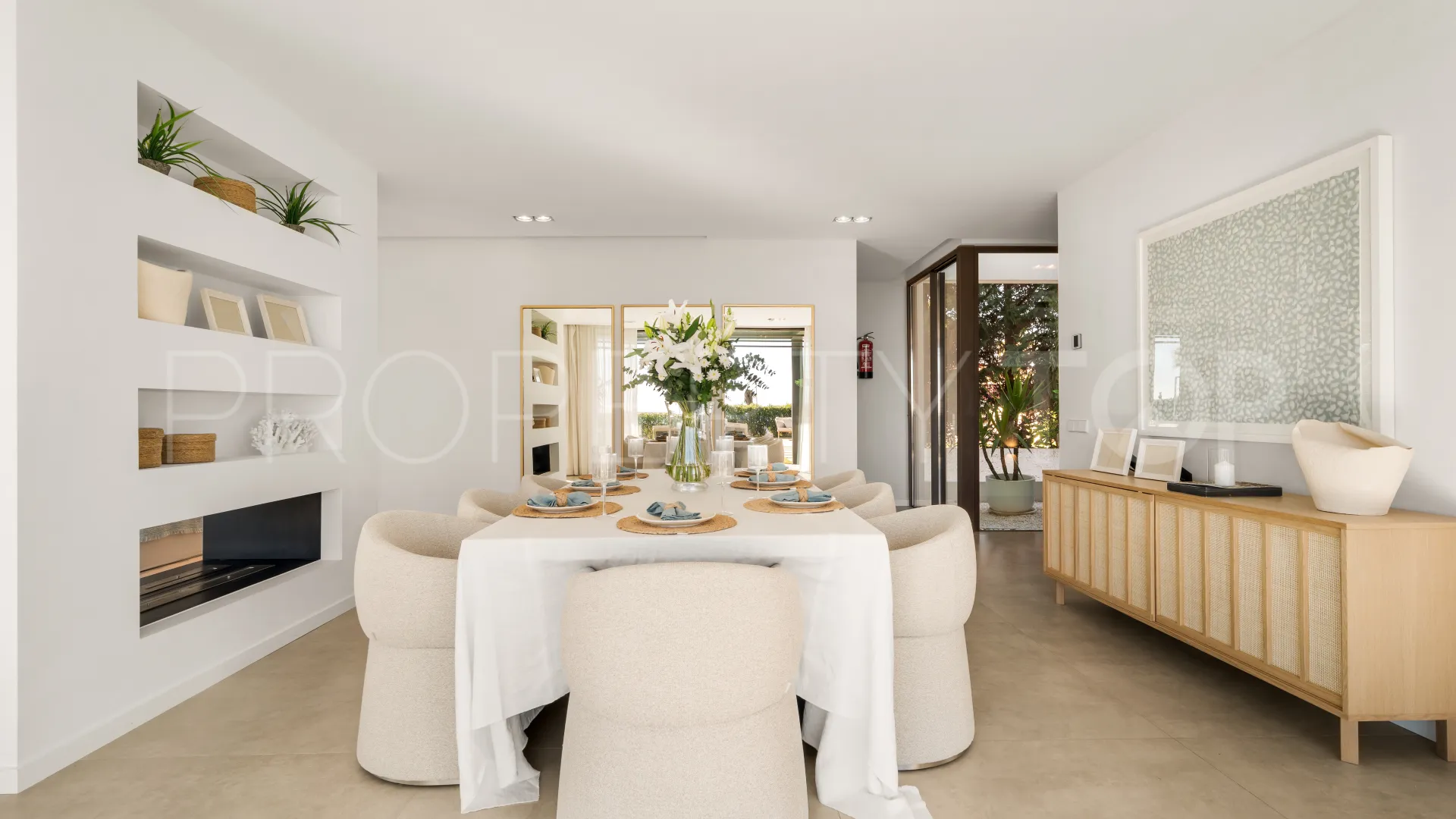 Villa de 5 dormitorios en venta en New Golden Mile