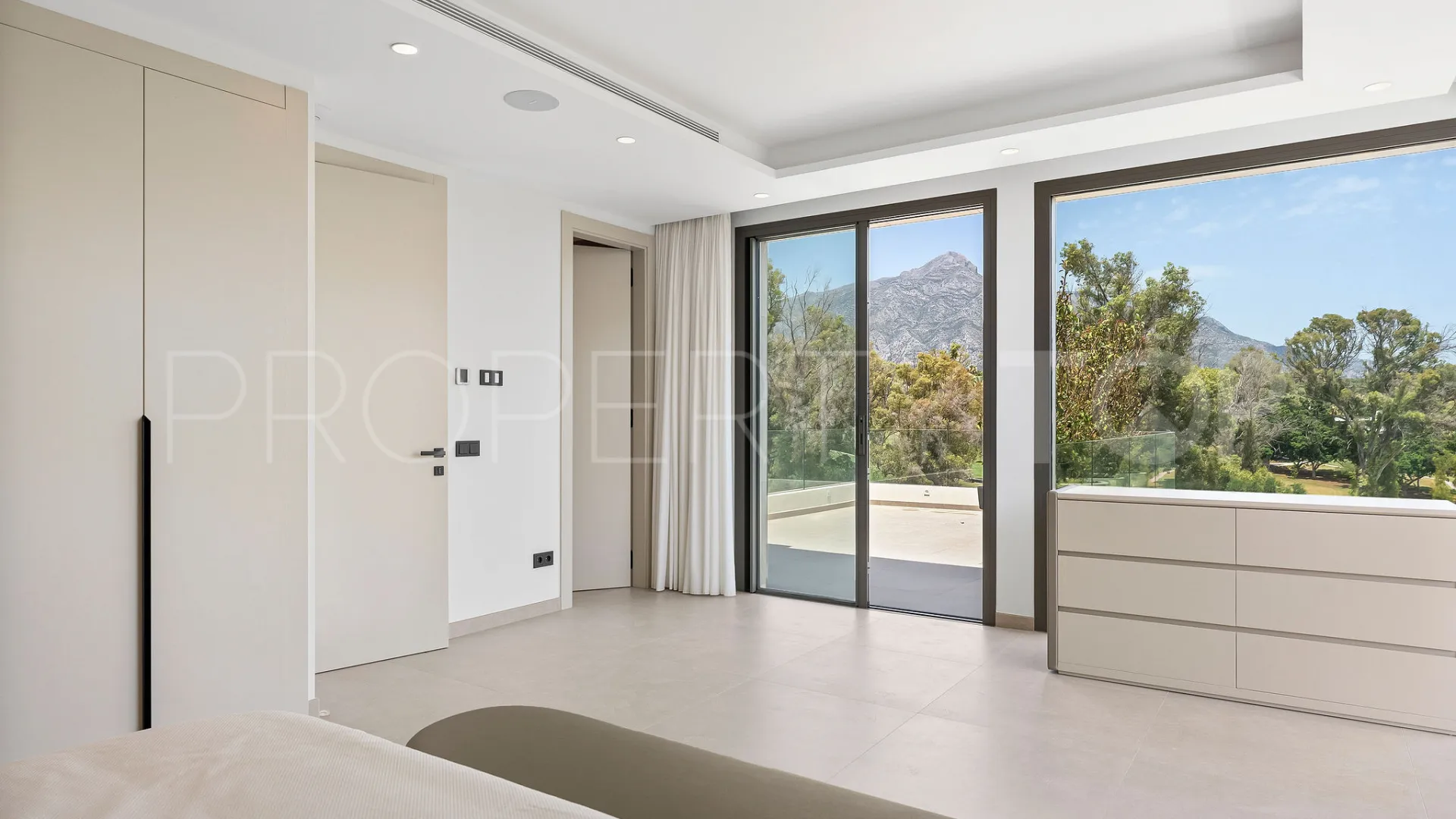 Villa en venta con 4 dormitorios en La Cerquilla