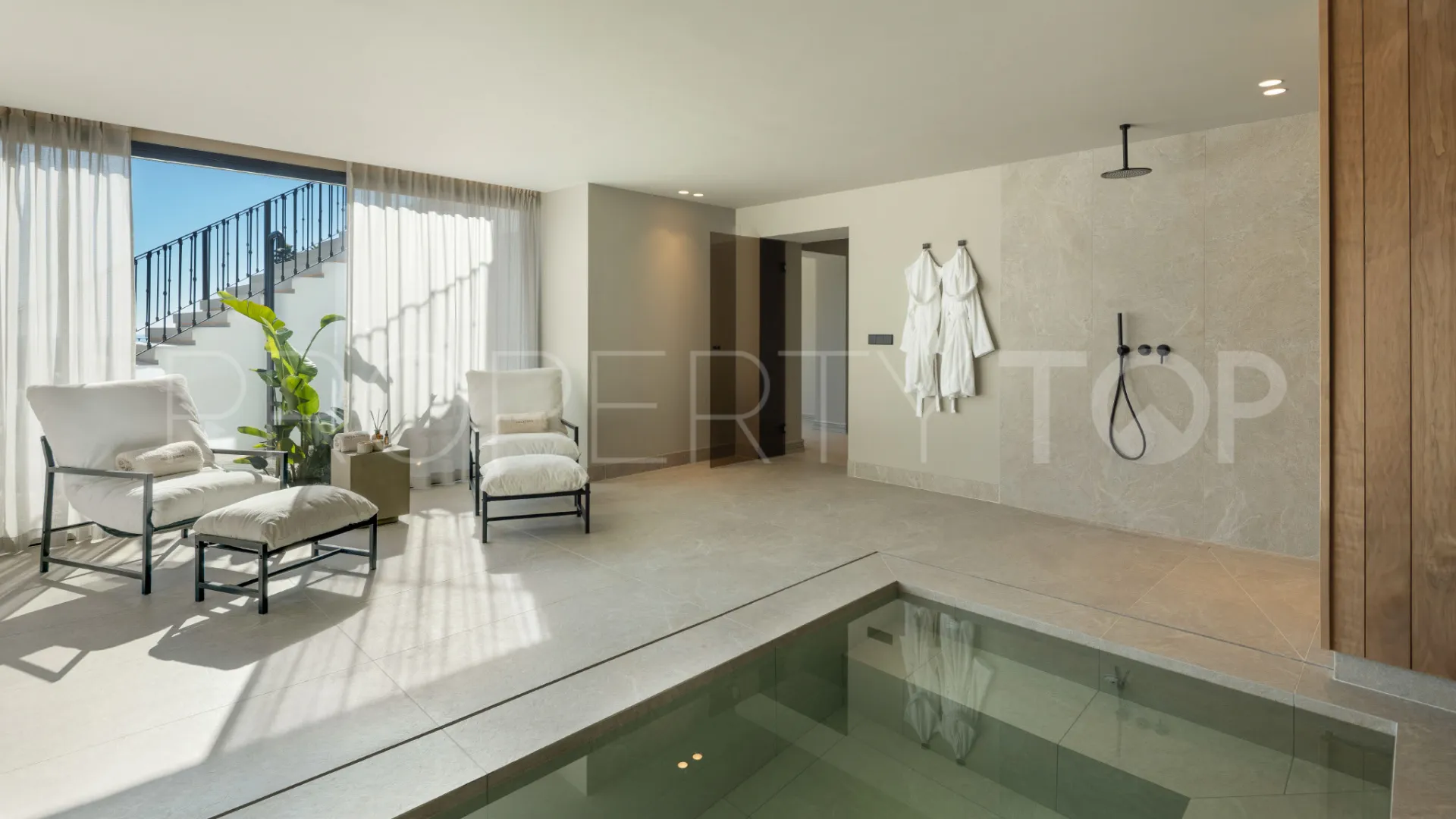 Se vende villa en Los Arqueros de 5 dormitorios