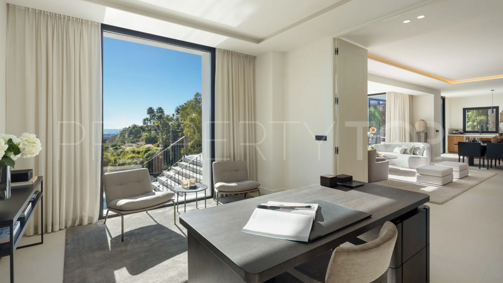 Se vende villa en Los Arqueros de 5 dormitorios