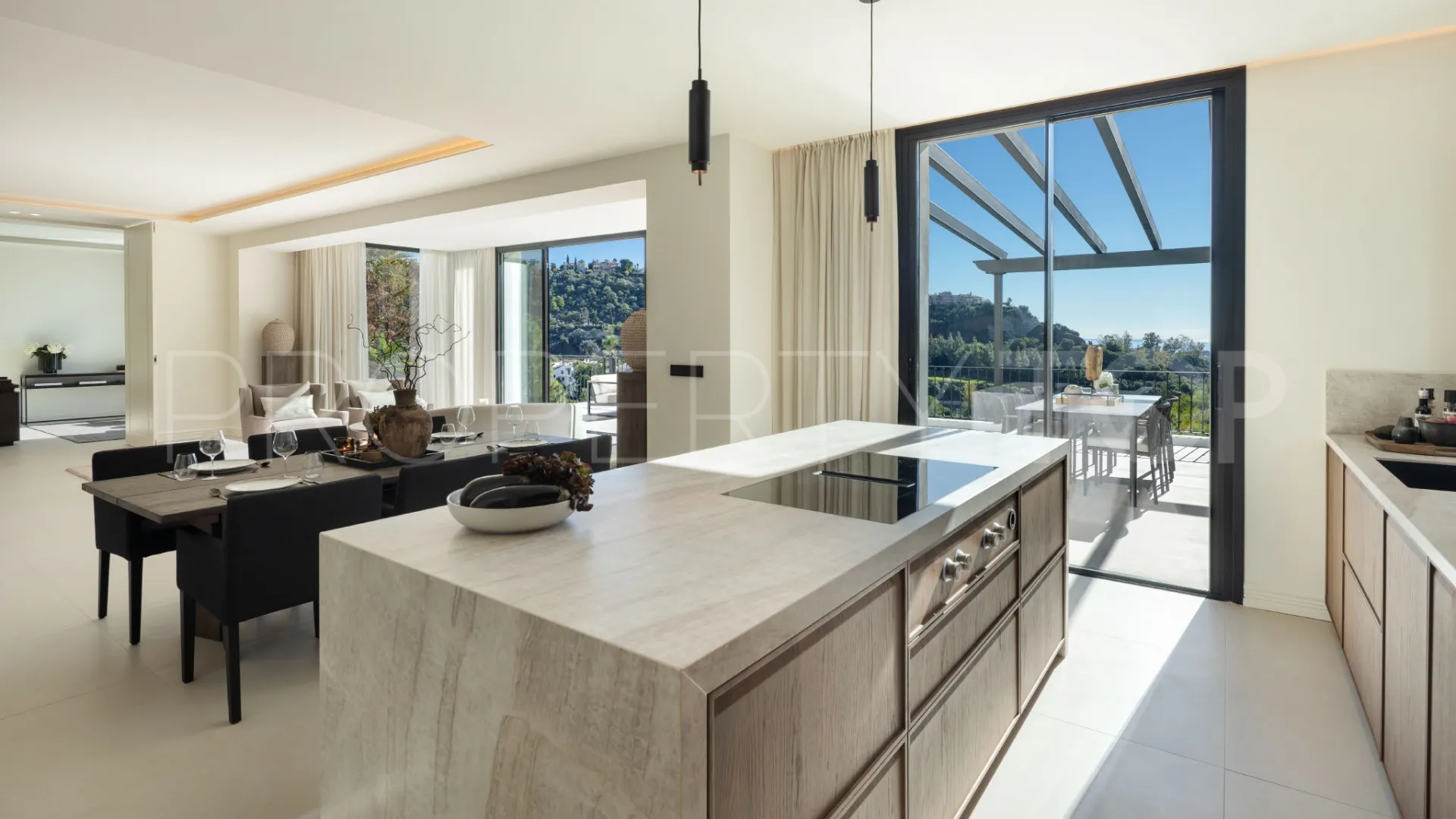 Se vende villa en Los Arqueros de 5 dormitorios
