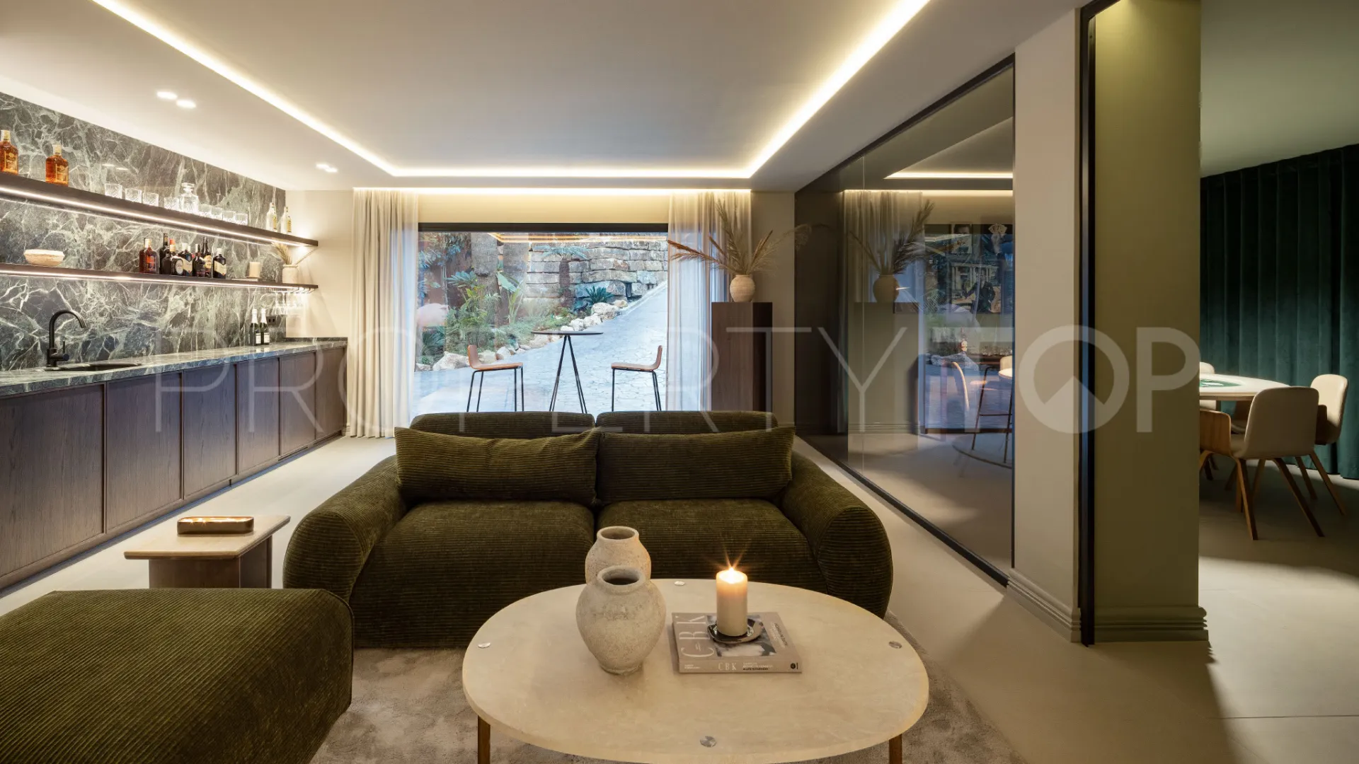 Se vende villa en Los Arqueros de 5 dormitorios