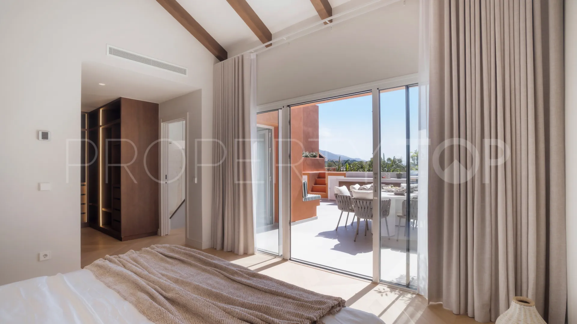 Atico duplex en venta en Alminar de Marbella con 4 dormitorios
