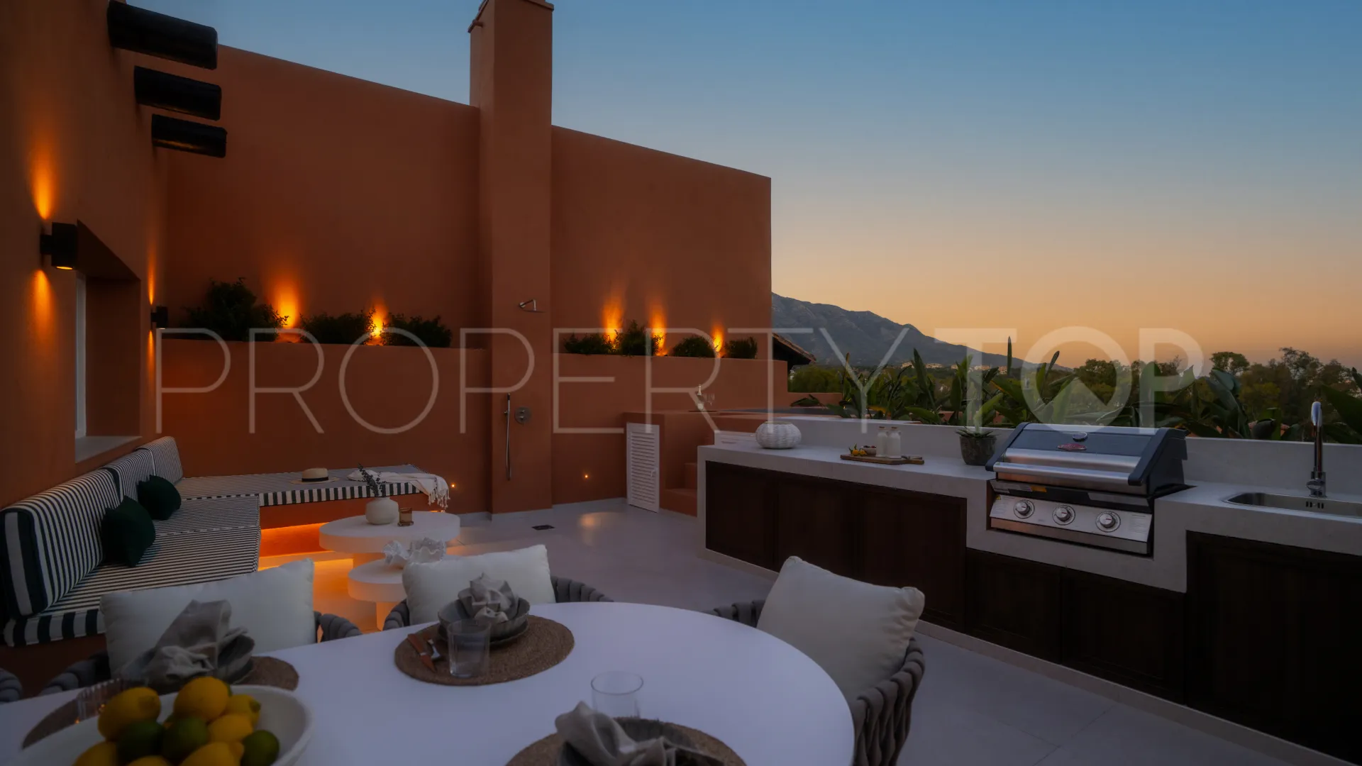 Atico duplex en venta en Alminar de Marbella con 4 dormitorios