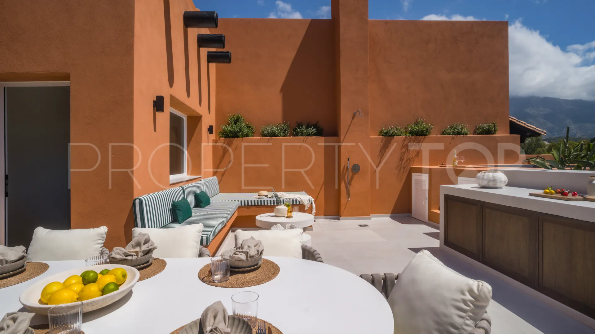 Atico duplex en venta en Alminar de Marbella con 4 dormitorios