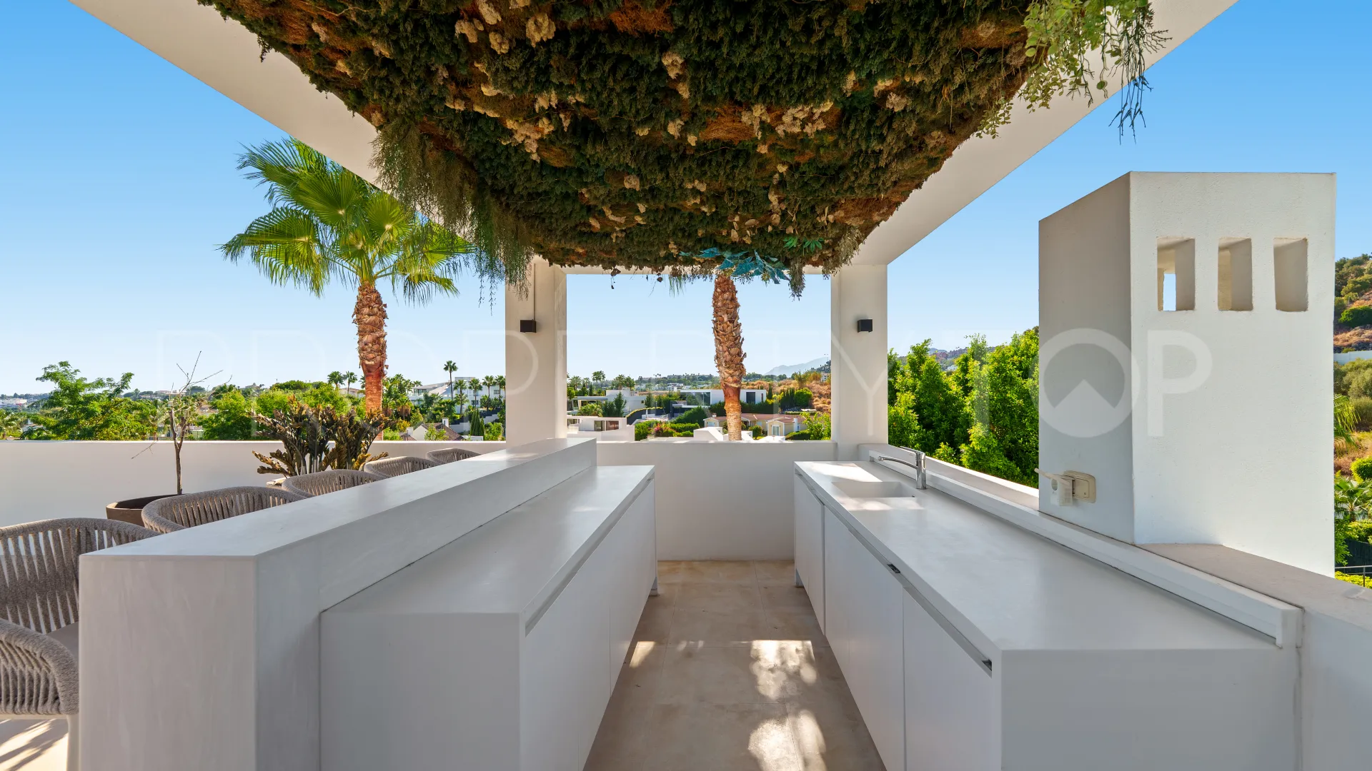 Villa with 6 bedrooms for sale in Nueva Andalucia