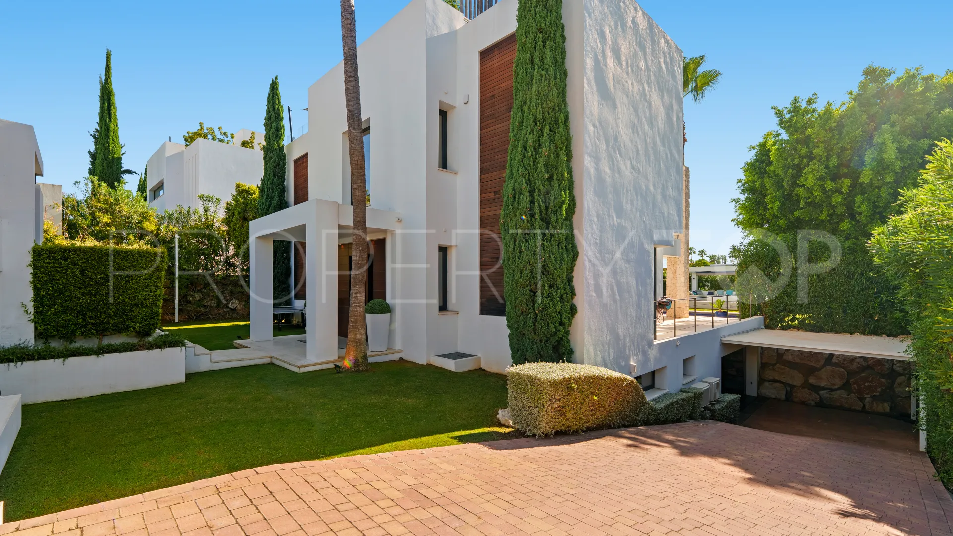 Villa with 6 bedrooms for sale in Nueva Andalucia