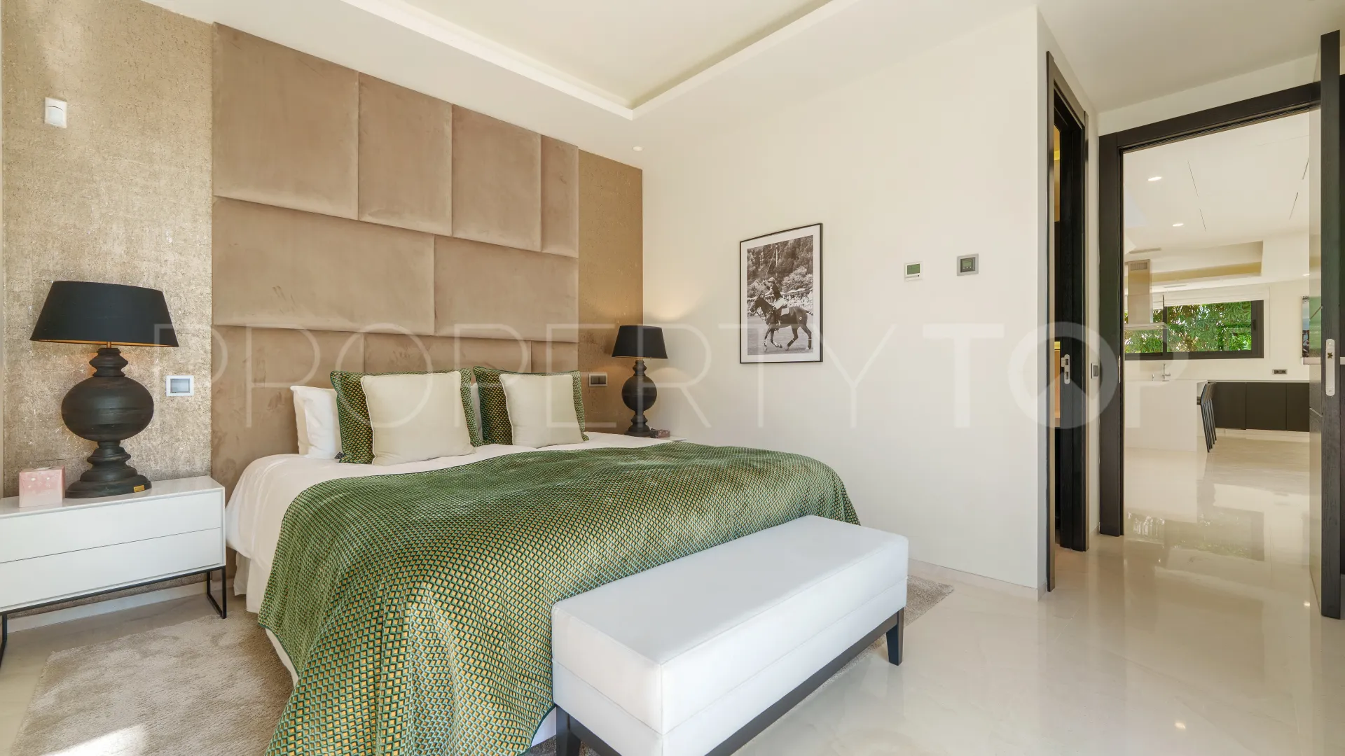 Villa with 6 bedrooms for sale in Nueva Andalucia
