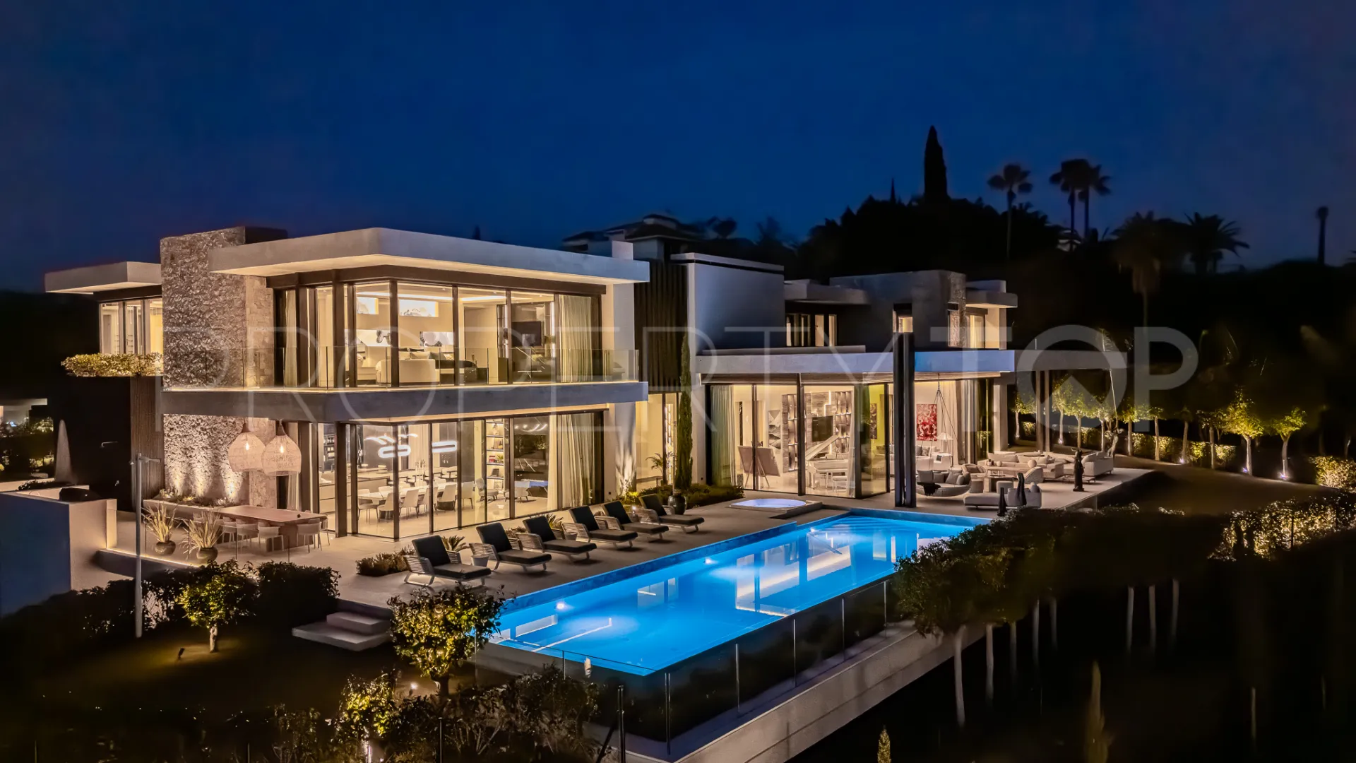 Villa con 8 dormitorios en venta en La Quinta