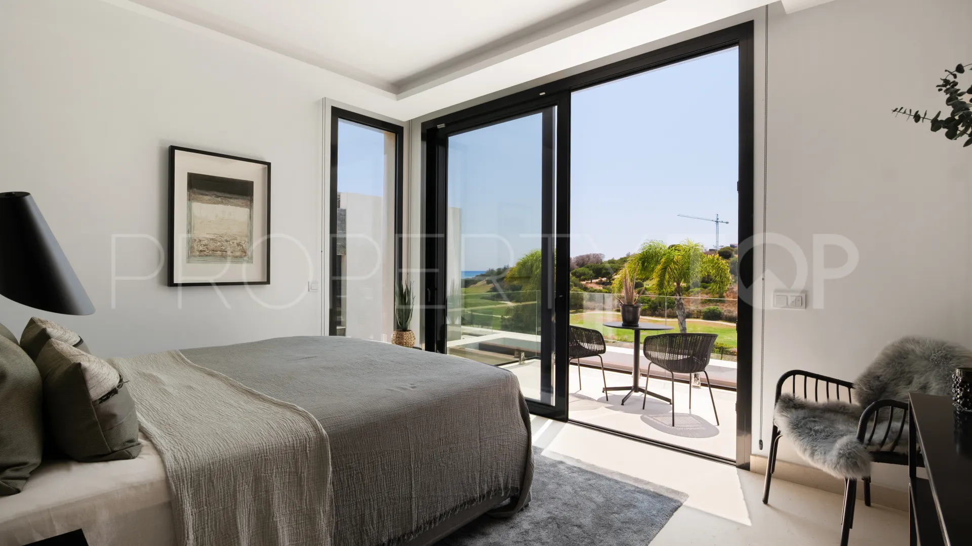 Semi detached villa for sale in Cabopino with 5 bedrooms