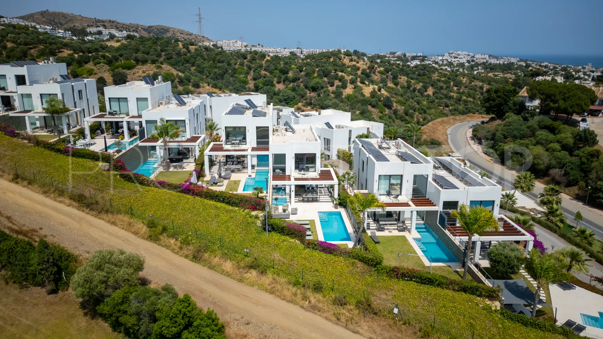 Semi detached villa for sale in Cabopino with 5 bedrooms