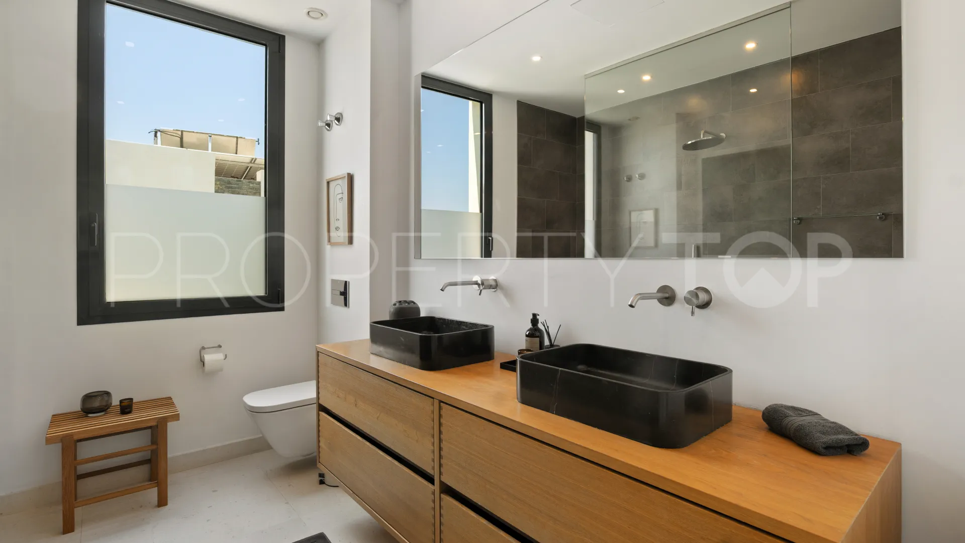 Semi detached villa for sale in Cabopino with 5 bedrooms