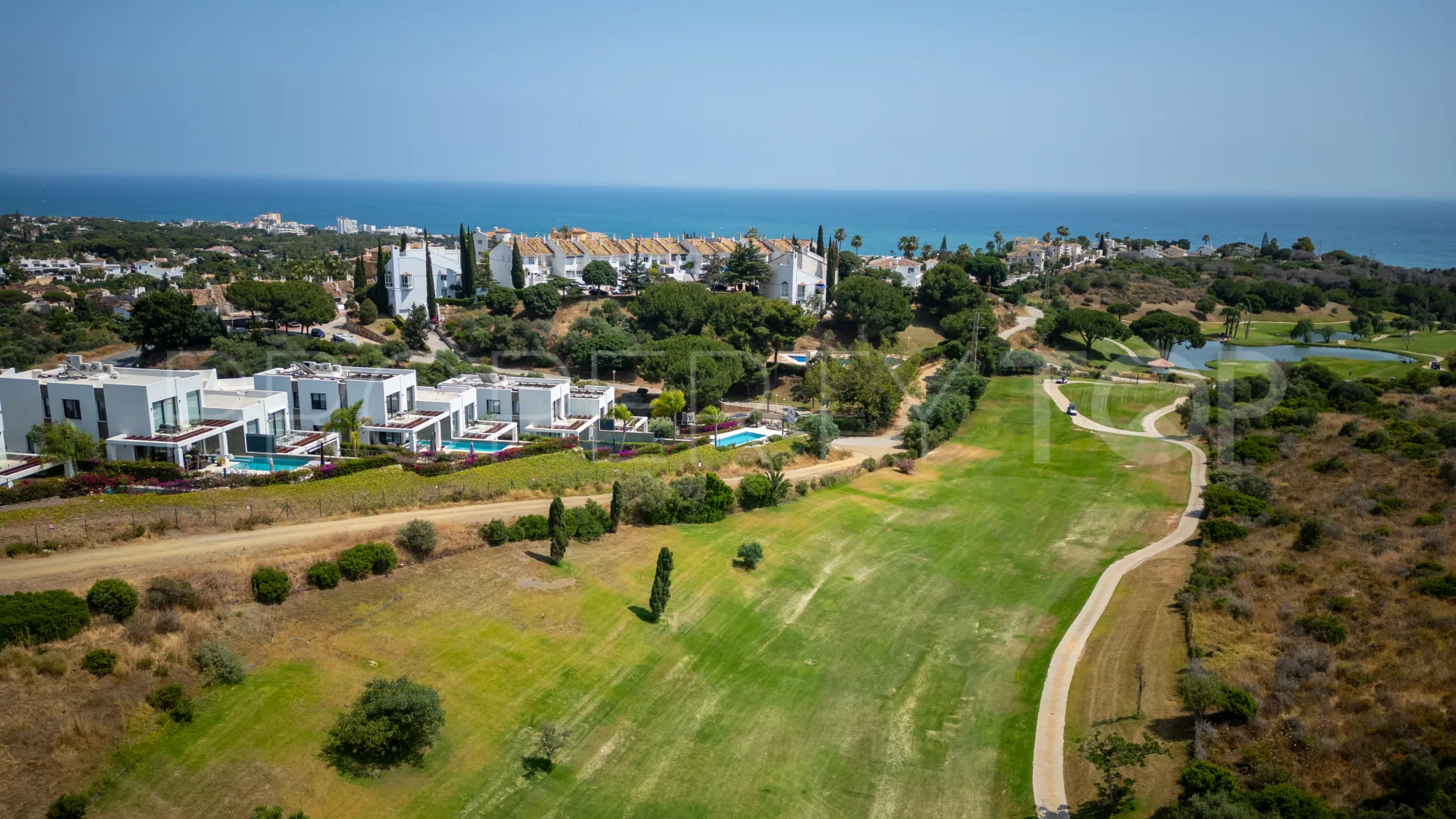 Semi detached villa for sale in Cabopino with 5 bedrooms