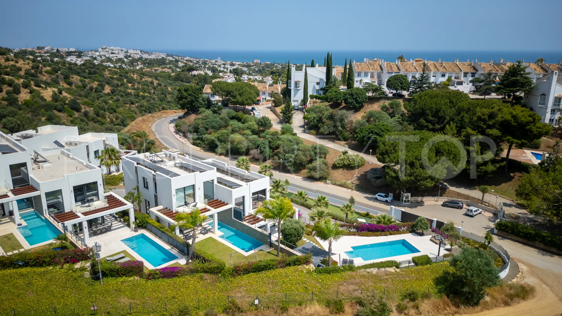 Semi detached villa for sale in Cabopino with 5 bedrooms