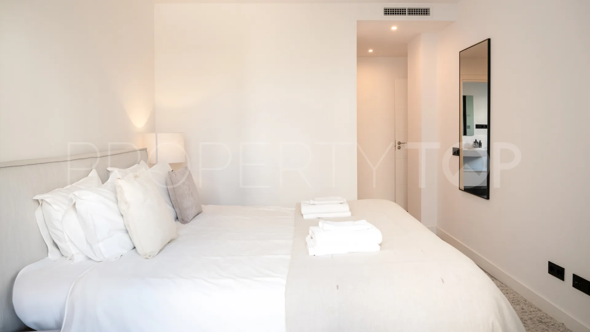 For sale Estepona Hills apartment