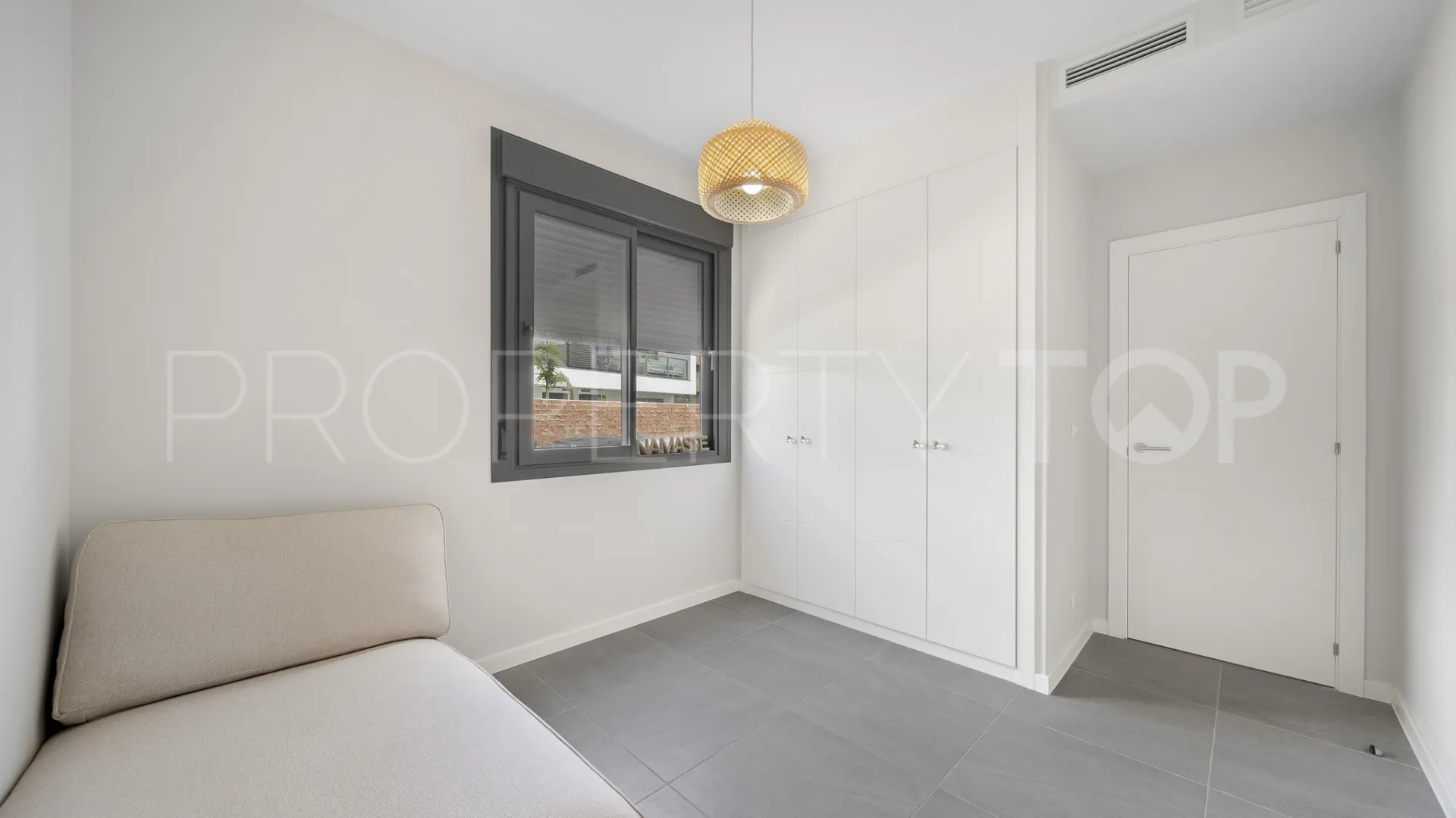 Pareado a la venta en Riviera del Sol con 4 dormitorios