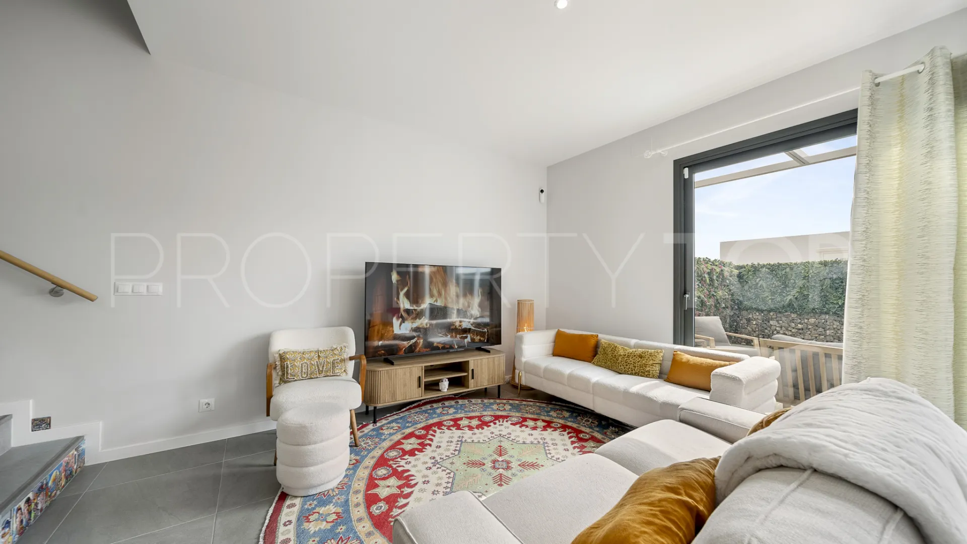 Pareado a la venta en Riviera del Sol con 4 dormitorios