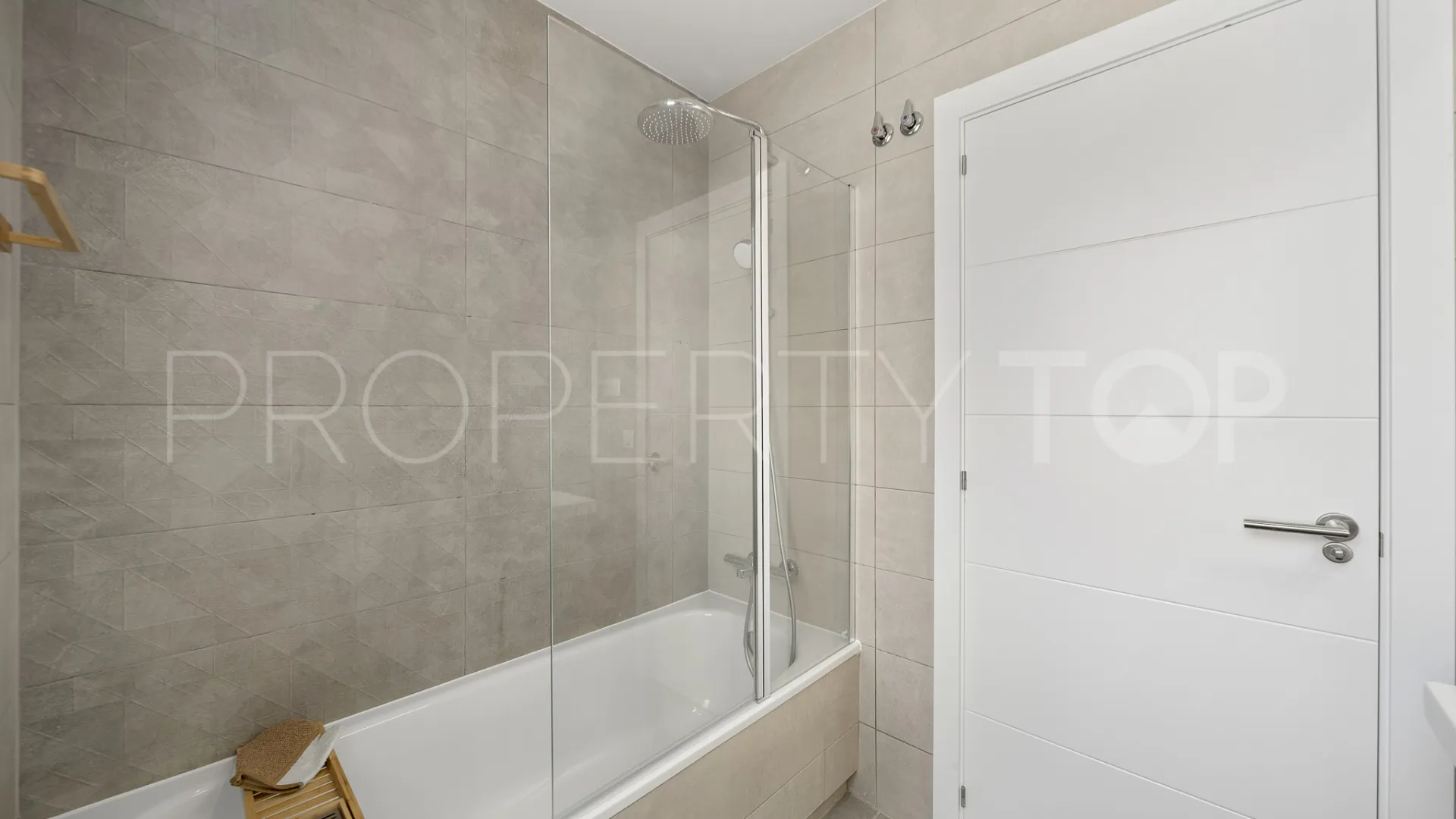 Pareado a la venta en Riviera del Sol con 4 dormitorios
