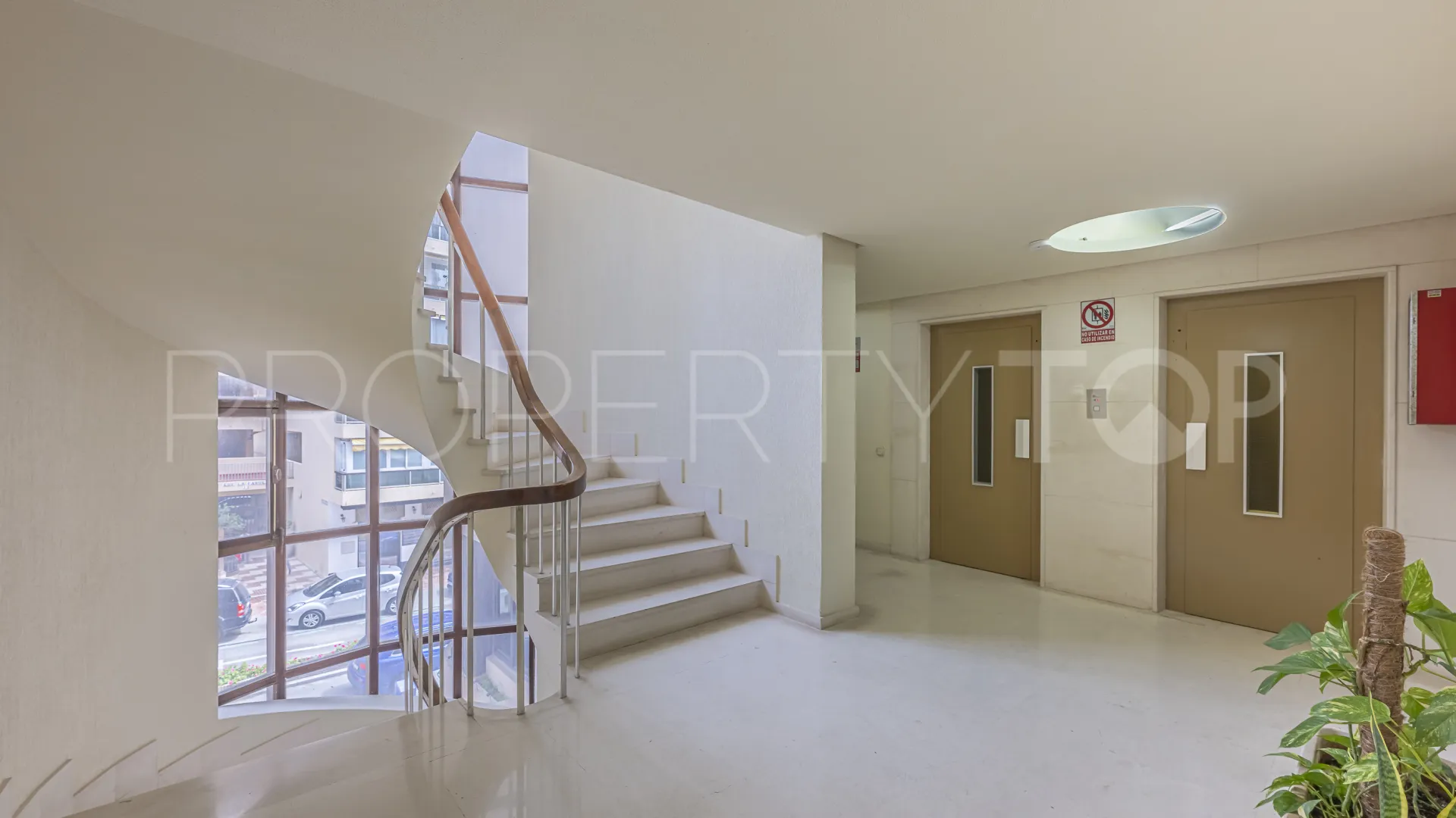 For sale 2 bedrooms apartment in Playa Bajadilla - Puertos