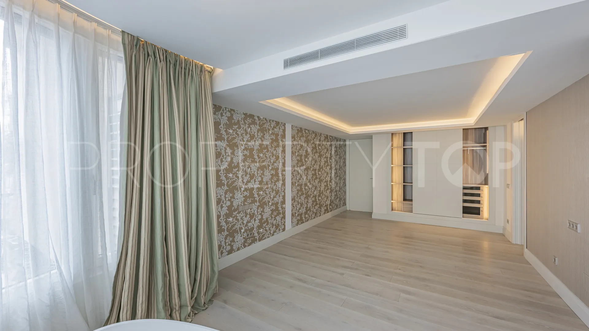 For sale 2 bedrooms apartment in Playa Bajadilla - Puertos