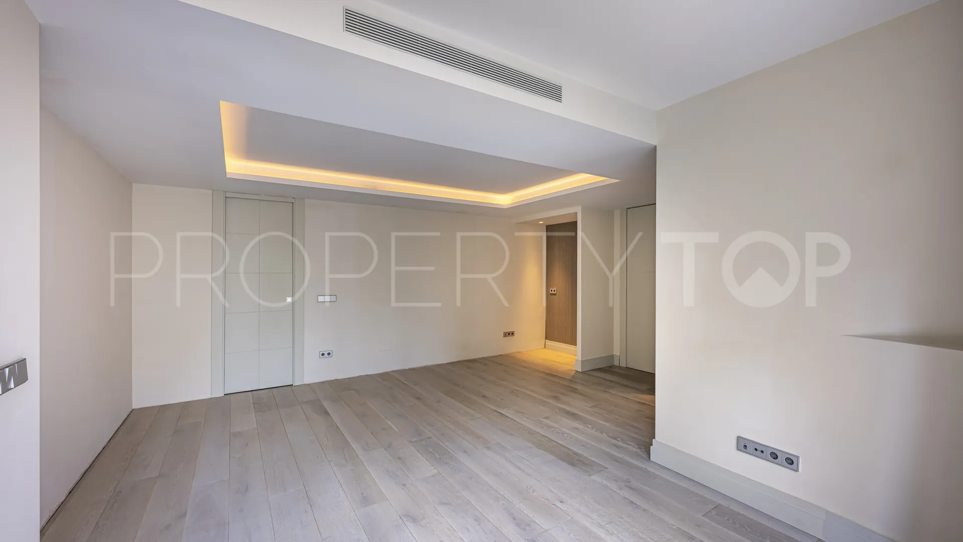 For sale 2 bedrooms apartment in Playa Bajadilla - Puertos