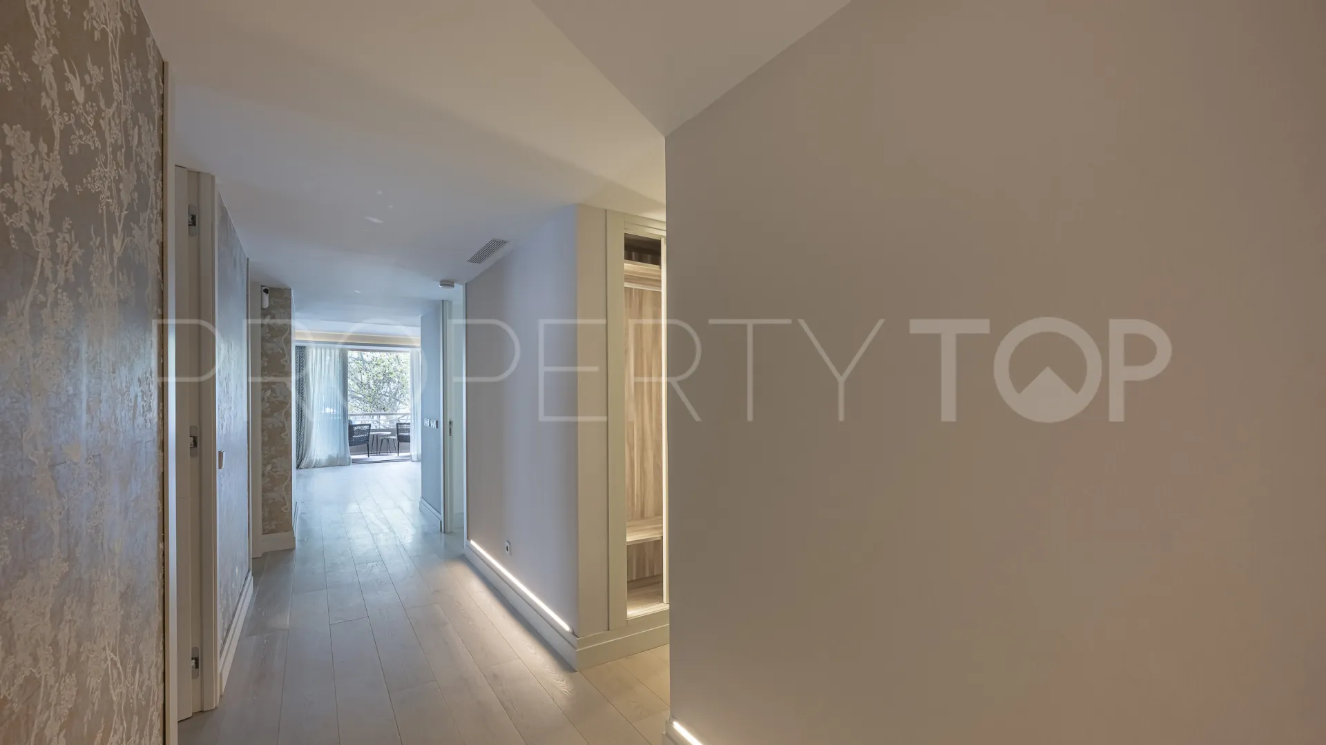 For sale 2 bedrooms apartment in Playa Bajadilla - Puertos