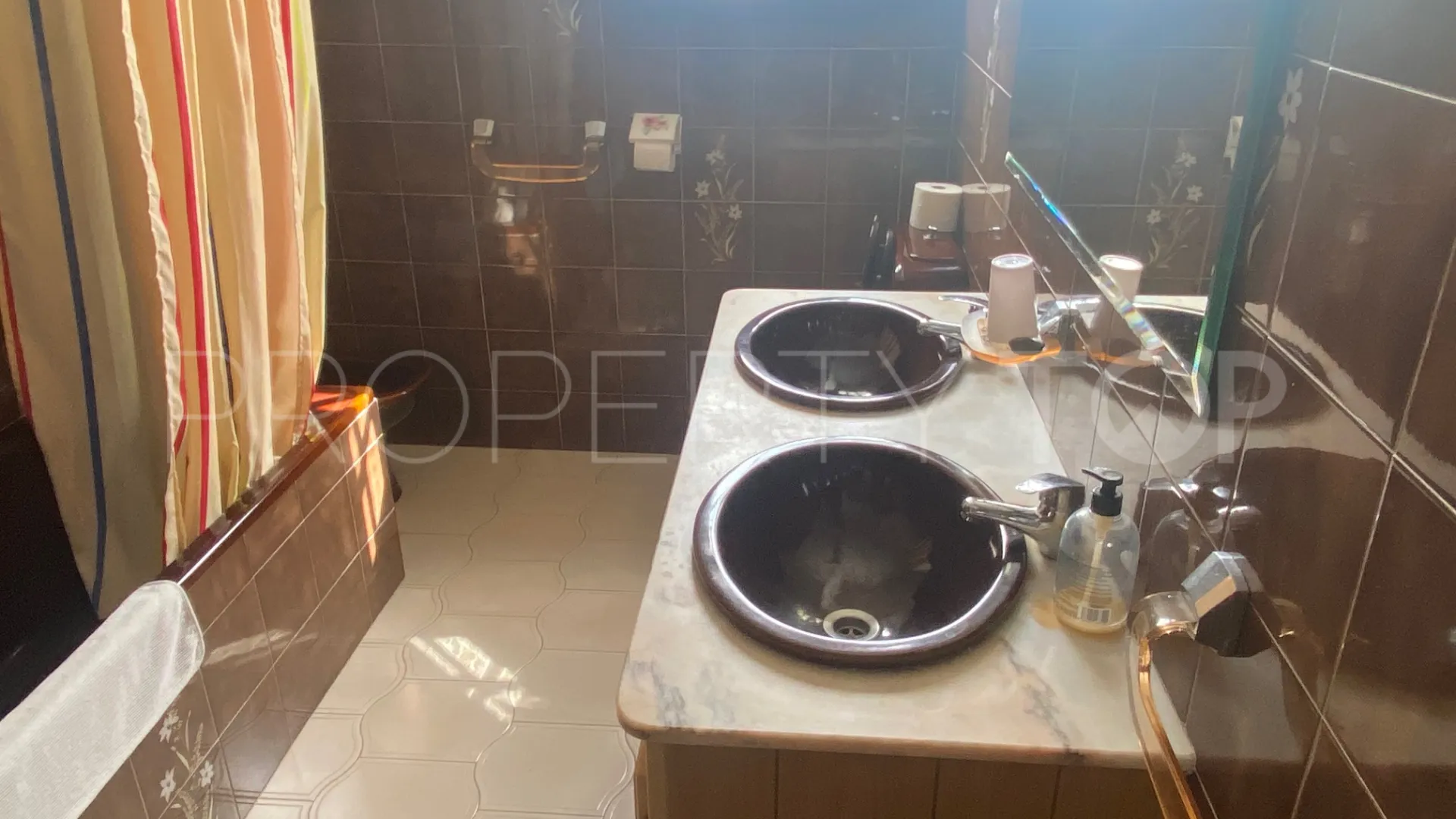 Buy villa in New Golden Mile with 5 bedrooms