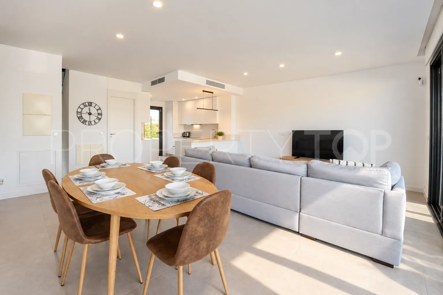 Se vende pareado en Atalaya de 3 dormitorios