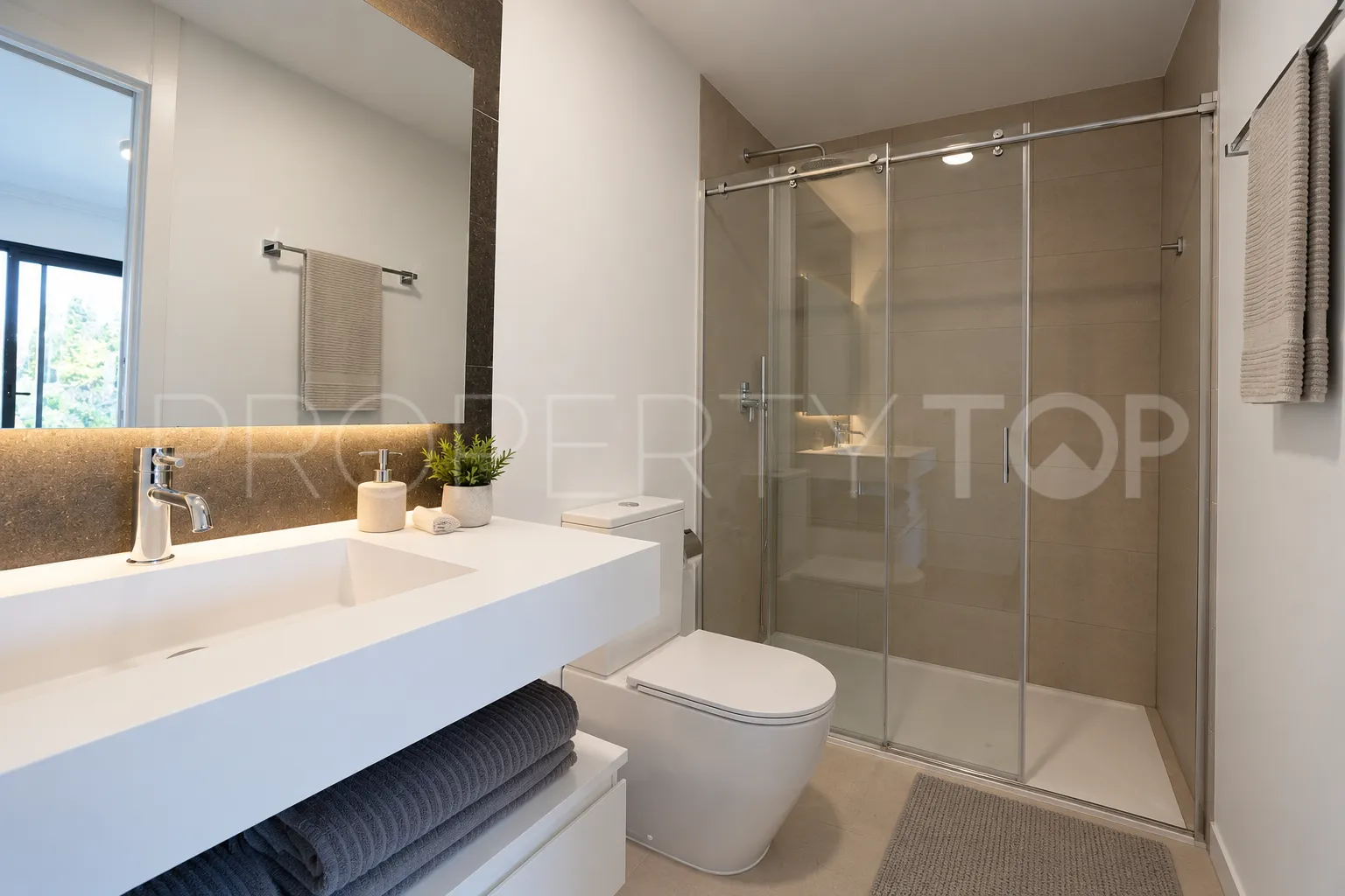 Se vende pareado en Atalaya de 3 dormitorios