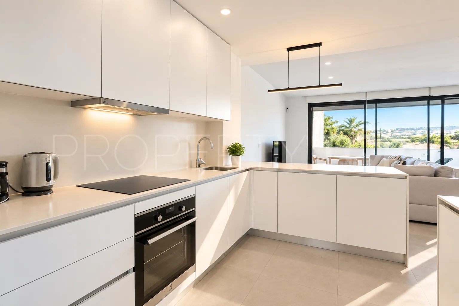 Se vende pareado en Atalaya de 3 dormitorios
