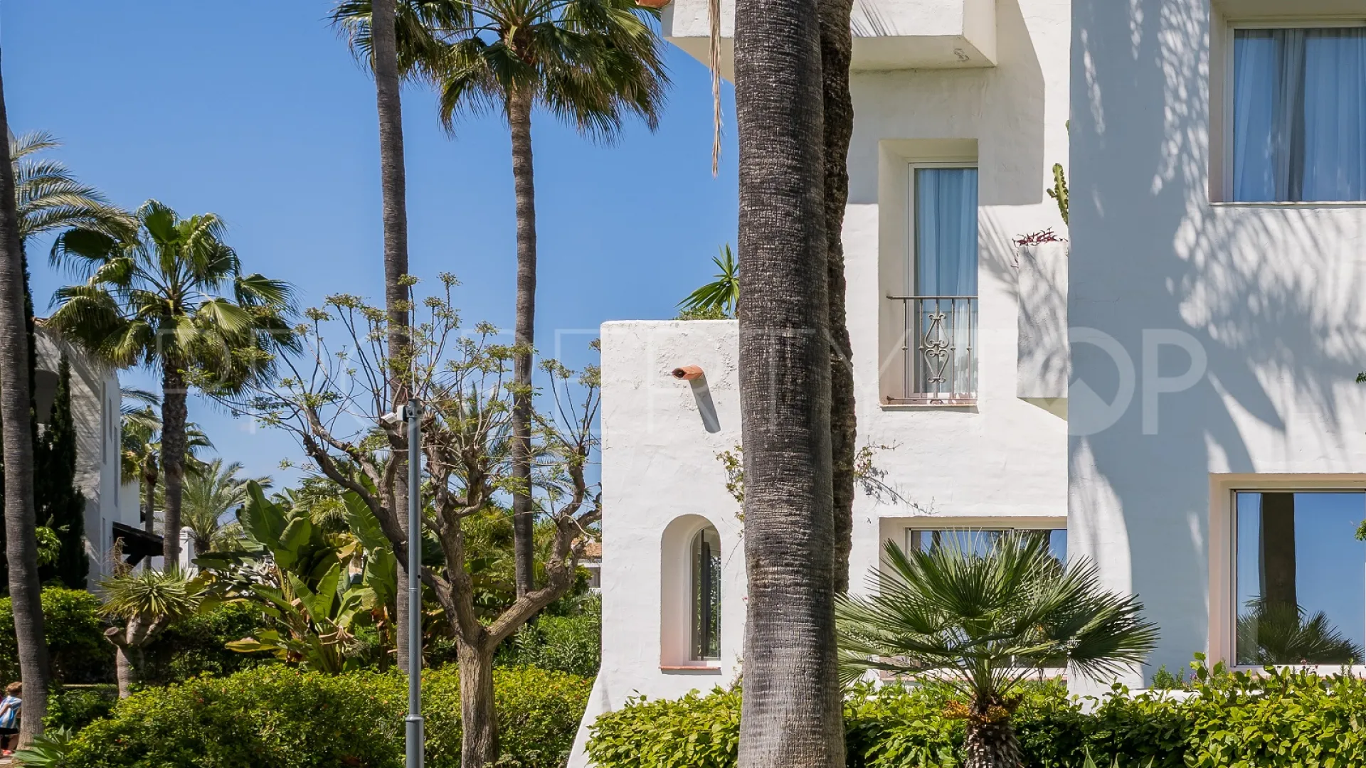 Apartamento planta baja en venta en Estepona