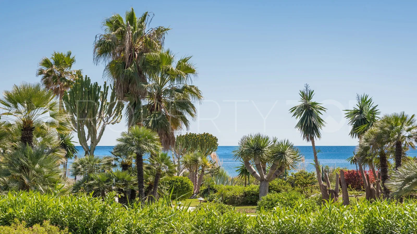 Apartamento planta baja en venta en Estepona